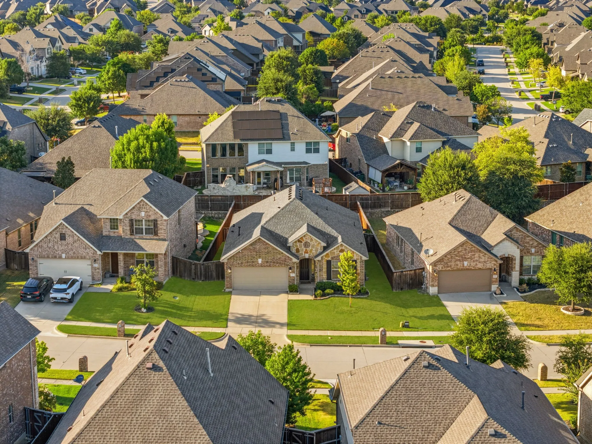 Single Family Residence For Sale in Collin County , 916 Llano Falls Drive, Mc Kinney, Texas 75071, 4 Bedroom, 2 Bathroom, 2 Garage spaces, 2,032 Sqft, built in 2015, mls#21372059, Real Estate Agent in Mc Kinney, Homes For Sale in Collin county, Homes For Sale in Mc Kinney, Realtor in Mc Kinney Texas, Real Estate Brokerage Independent Realty Texas, Luminita Cordes Realtor