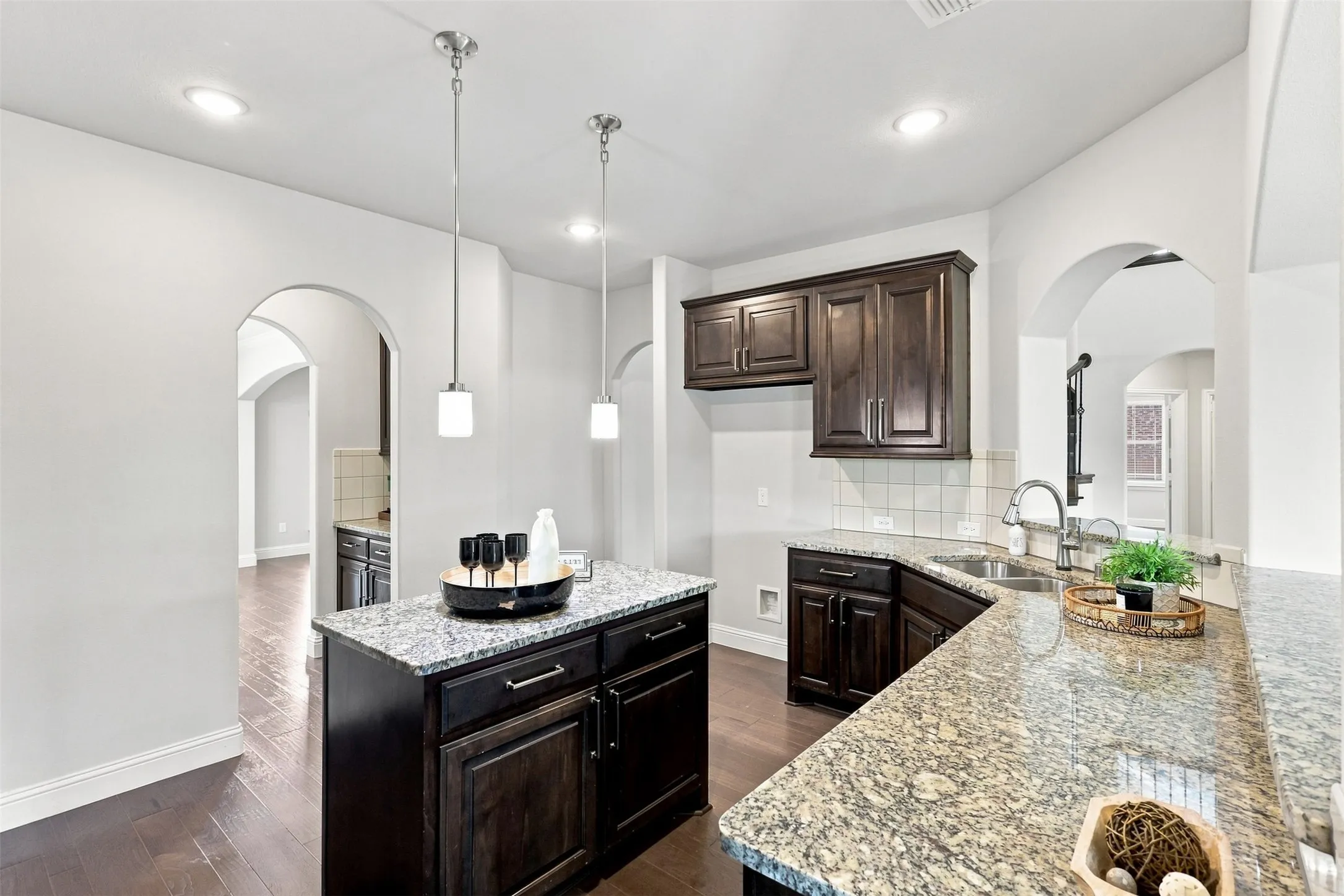 Single Family Residence For Sale in Collin County , 3233 Rolling Meadow Drive, Anna, Texas 75409, 6 Bedroom, 4 Bathroom, 3 Garage spaces, 4,299 Sqft, built in 2021, mls#21372069, Real Estate Agent in Anna, Homes For Sale in Collin county, Homes For Sale in Anna, Realtor in Anna Texas, Real Estate Brokerage Independent Realty Texas, Luminita Cordes Realtor