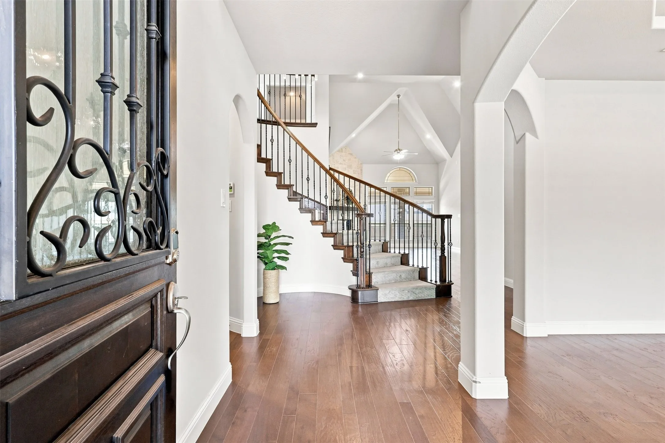 Single Family Residence For Sale in Collin County , 3233 Rolling Meadow Drive, Anna, Texas 75409, 6 Bedroom, 4 Bathroom, 3 Garage spaces, 4,299 Sqft, built in 2021, mls#21372069, Real Estate Agent in Anna, Homes For Sale in Collin county, Homes For Sale in Anna, Realtor in Anna Texas, Real Estate Brokerage Independent Realty Texas, Luminita Cordes Realtor