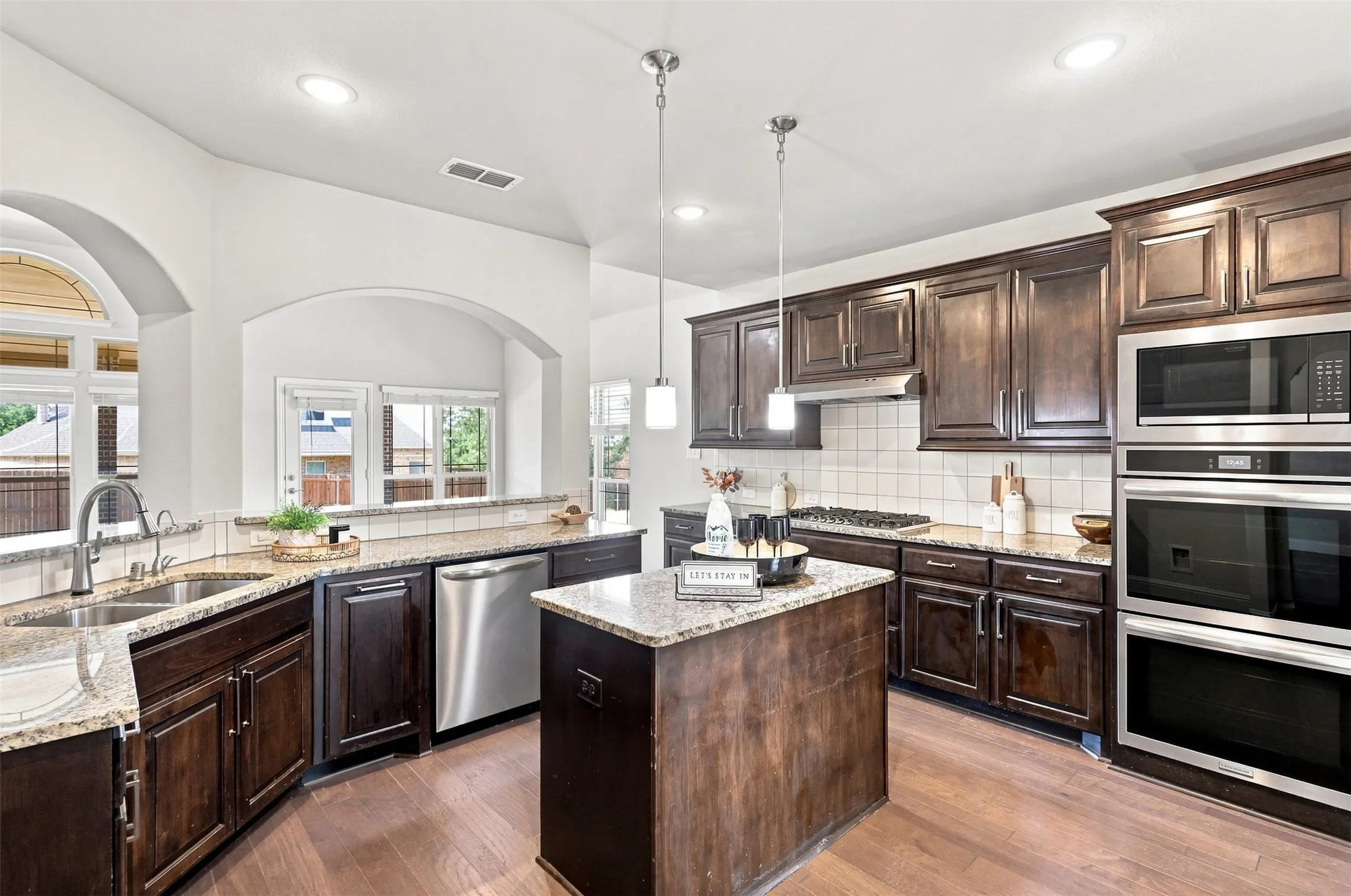 Single Family Residence For Sale in Collin County , 3233 Rolling Meadow Drive, Anna, Texas 75409, 6 Bedroom, 4 Bathroom, 3 Garage spaces, 4,299 Sqft, built in 2021, mls#21372069, Real Estate Agent in Anna, Homes For Sale in Collin county, Homes For Sale in Anna, Realtor in Anna Texas, Real Estate Brokerage Independent Realty Texas, Luminita Cordes Realtor