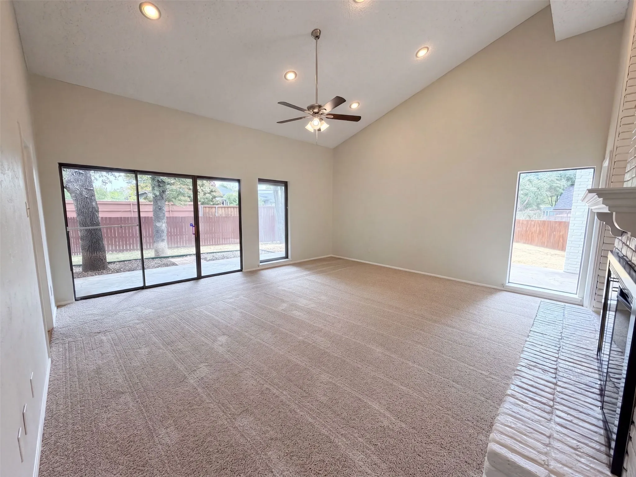 Single Family Residence For Sale in Denton County , 742 Hummingbird Circle, Lewisville, Texas 75067, 4 Bedroom, 3 Bathroom, 2 Garage spaces, 1,906 Sqft, built in 1975, mls#21372073, Real Estate Agent in Lewisville, Homes For Sale in Denton county, Homes For Sale in Lewisville, Realtor in Lewisville Texas, Real Estate Brokerage Independent Realty Texas, Luminita Cordes Realtor