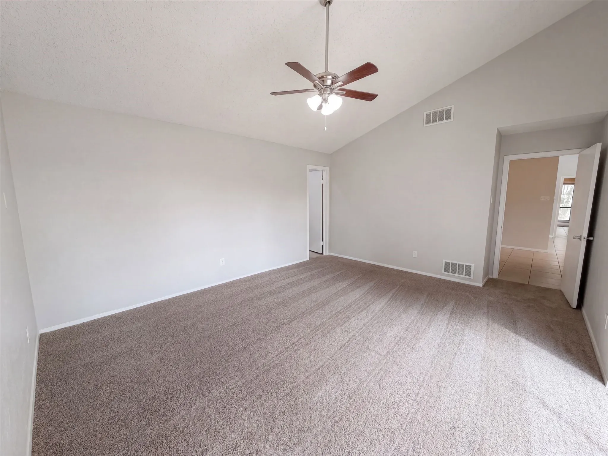 Single Family Residence For Sale in Denton County , 742 Hummingbird Circle, Lewisville, Texas 75067, 4 Bedroom, 3 Bathroom, 2 Garage spaces, 1,906 Sqft, built in 1975, mls#21372073, Real Estate Agent in Lewisville, Homes For Sale in Denton county, Homes For Sale in Lewisville, Realtor in Lewisville Texas, Real Estate Brokerage Independent Realty Texas, Luminita Cordes Realtor