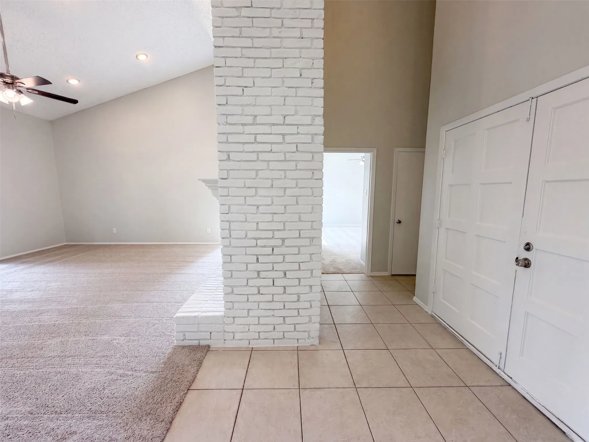 Single Family Residence For Sale in Denton County , 742 Hummingbird Circle, Lewisville, Texas 75067, 4 Bedroom, 3 Bathroom, 2 Garage spaces, 1,906 Sqft, built in 1975, mls#21372073, Real Estate Agent in Lewisville, Homes For Sale in Denton county, Homes For Sale in Lewisville, Realtor in Lewisville Texas, Real Estate Brokerage Independent Realty Texas, Luminita Cordes Realtor