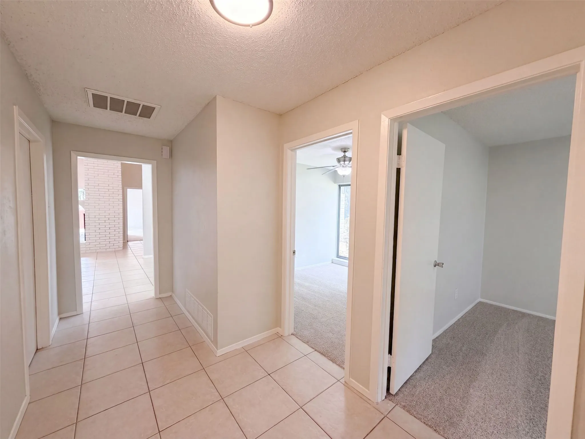 Single Family Residence For Sale in Denton County , 742 Hummingbird Circle, Lewisville, Texas 75067, 4 Bedroom, 3 Bathroom, 2 Garage spaces, 1,906 Sqft, built in 1975, mls#21372073, Real Estate Agent in Lewisville, Homes For Sale in Denton county, Homes For Sale in Lewisville, Realtor in Lewisville Texas, Real Estate Brokerage Independent Realty Texas, Luminita Cordes Realtor