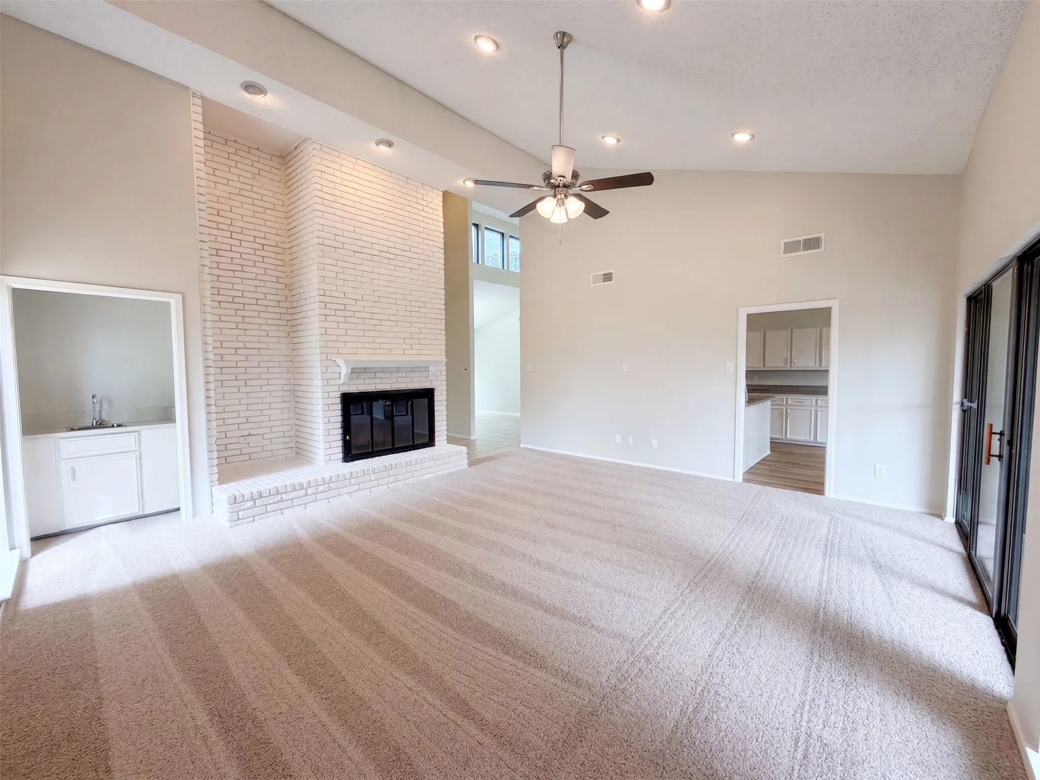 Single Family Residence For Sale in Denton County , 742 Hummingbird Circle, Lewisville, Texas 75067, 4 Bedroom, 3 Bathroom, 2 Garage spaces, 1,906 Sqft, built in 1975, mls#21372073, Real Estate Agent in Lewisville, Homes For Sale in Denton county, Homes For Sale in Lewisville, Realtor in Lewisville Texas, Real Estate Brokerage Independent Realty Texas, Luminita Cordes Realtor