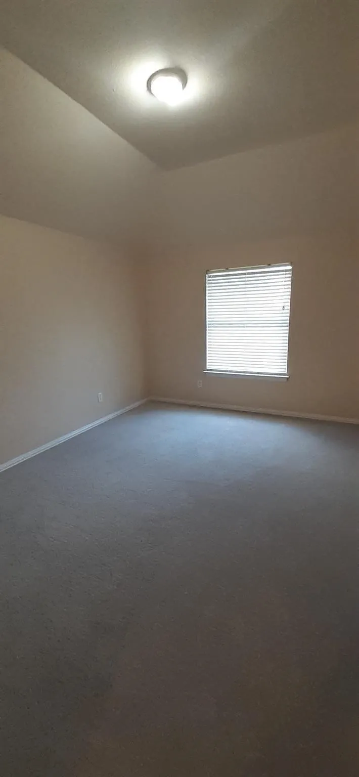 Tray ceiling with recessed lighting