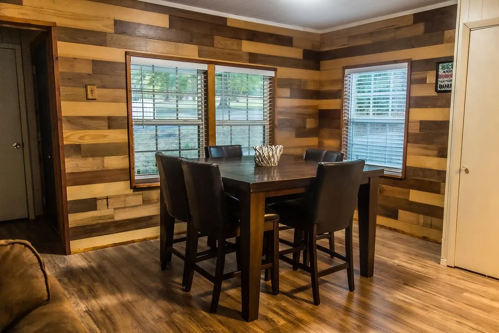 Single Family Residence For Sale in Wood County , 586 County Road 2298, Mineola, Texas 75773, 2 Bedroom, 2 Bathroom, Garage spaces, 1,250 Sqft, built in 1970, mls#21372085, Real Estate Agent in Mineola, Homes For Sale in Wood county, Homes For Sale in Mineola, Realtor in Mineola Texas, Real Estate Brokerage Independent Realty Texas, Luminita Cordes Realtor