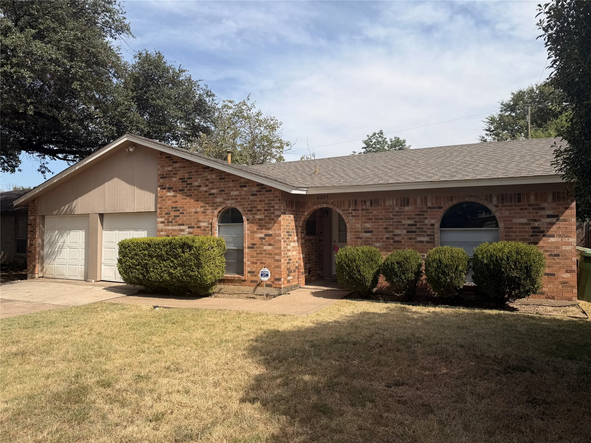 Single Family Residence For Rent in Tarrant County , 6605 Kitty Drive, Watauga, Texas 76148, 3 Bedroom, 2 Bathroom, 2 Garage spaces, 1,246 Sqft, built in 1975, mls#21372089, Real Estate Agent in Watauga, Homes For Rent in Tarrant county, Homes For Rent in Watauga, Realtor in Watauga Texas, Real Estate Brokerage Independent Realty Texas, Luminita Cordes Realtor