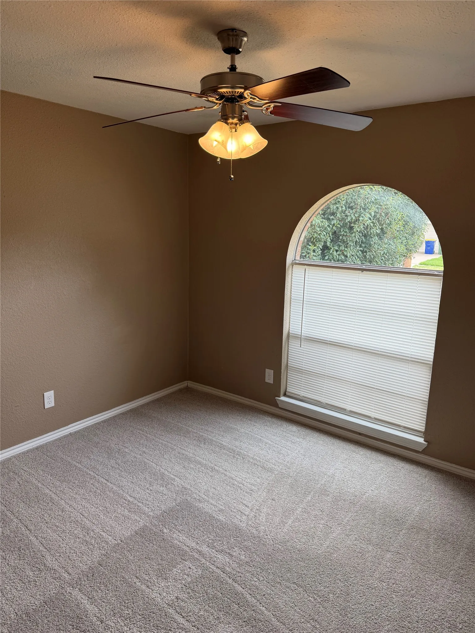 Single Family Residence For Rent in Tarrant County , 6605 Kitty Drive, Watauga, Texas 76148, 3 Bedroom, 2 Bathroom, 2 Garage spaces, 1,246 Sqft, built in 1975, mls#21372089, Real Estate Agent in Watauga, Homes For Rent in Tarrant county, Homes For Rent in Watauga, Realtor in Watauga Texas, Real Estate Brokerage Independent Realty Texas, Luminita Cordes Realtor