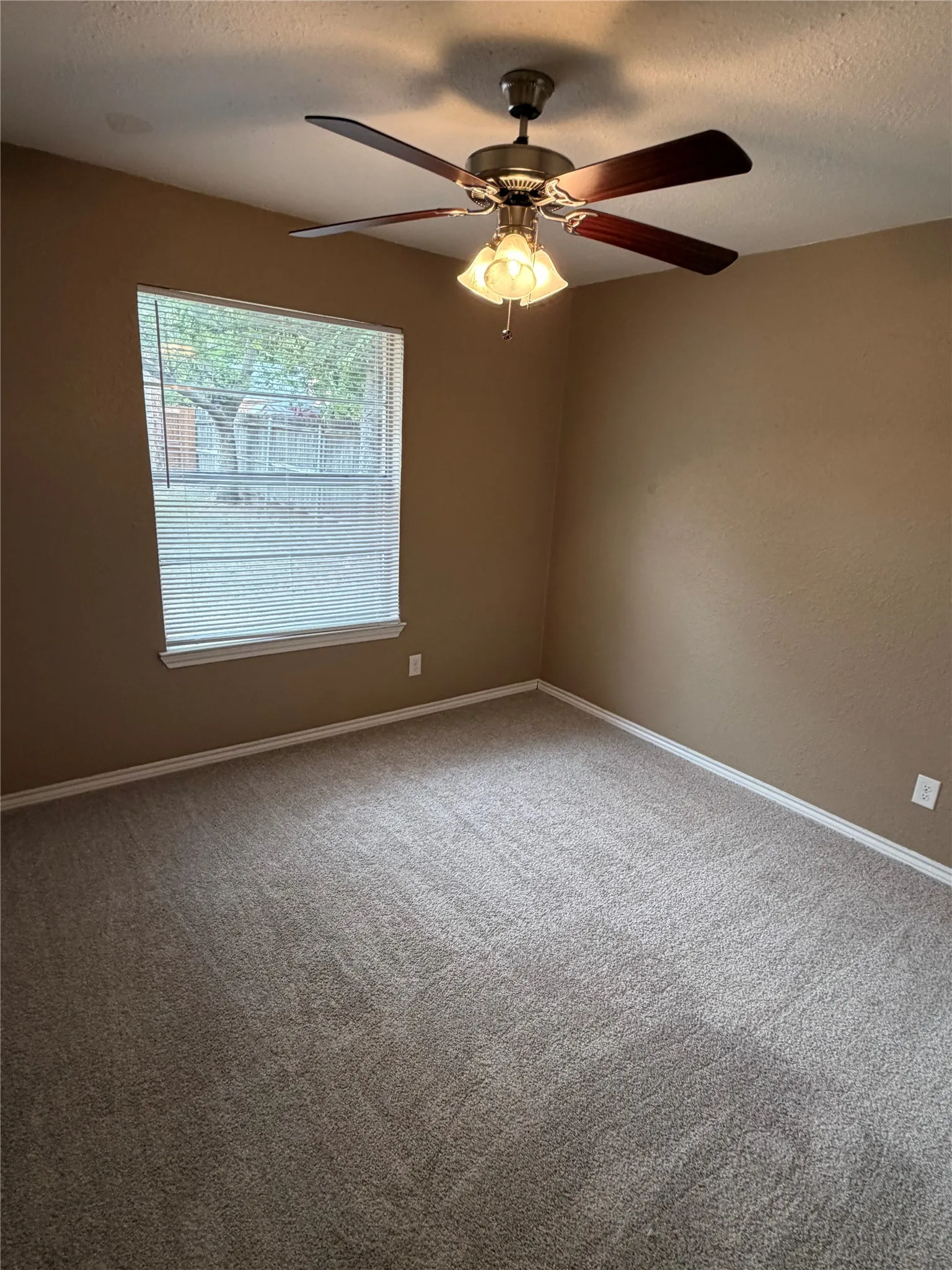 Single Family Residence For Rent in Tarrant County , 6605 Kitty Drive, Watauga, Texas 76148, 3 Bedroom, 2 Bathroom, 2 Garage spaces, 1,246 Sqft, built in 1975, mls#21372089, Real Estate Agent in Watauga, Homes For Rent in Tarrant county, Homes For Rent in Watauga, Realtor in Watauga Texas, Real Estate Brokerage Independent Realty Texas, Luminita Cordes Realtor