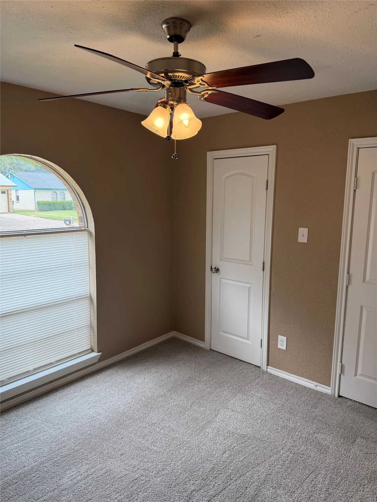 Single Family Residence For Rent in Tarrant County , 6605 Kitty Drive, Watauga, Texas 76148, 3 Bedroom, 2 Bathroom, 2 Garage spaces, 1,246 Sqft, built in 1975, mls#21372089, Real Estate Agent in Watauga, Homes For Rent in Tarrant county, Homes For Rent in Watauga, Realtor in Watauga Texas, Real Estate Brokerage Independent Realty Texas, Luminita Cordes Realtor