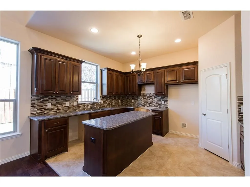Single Family Residence For Rent in Dallas County , 4004 Hanaa Court, Irving, Texas 75038, 5 Bedroom, 3 Bathroom, 2 Garage spaces, 3,395 Sqft, built in 2016, mls#21347386, Real Estate Agent in Irving, Homes For Rent in Dallas county, Homes For Rent in Irving, Realtor in Irving Texas, Real Estate Brokerage Independent Realty Texas, Luminita Cordes Realtor