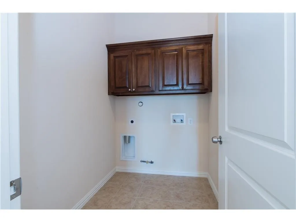Single Family Residence For Rent in Dallas County , 4004 Hanaa Court, Irving, Texas 75038, 5 Bedroom, 3 Bathroom, 2 Garage spaces, 3,395 Sqft, built in 2016, mls#21347386, Real Estate Agent in Irving, Homes For Rent in Dallas county, Homes For Rent in Irving, Realtor in Irving Texas, Real Estate Brokerage Independent Realty Texas, Luminita Cordes Realtor