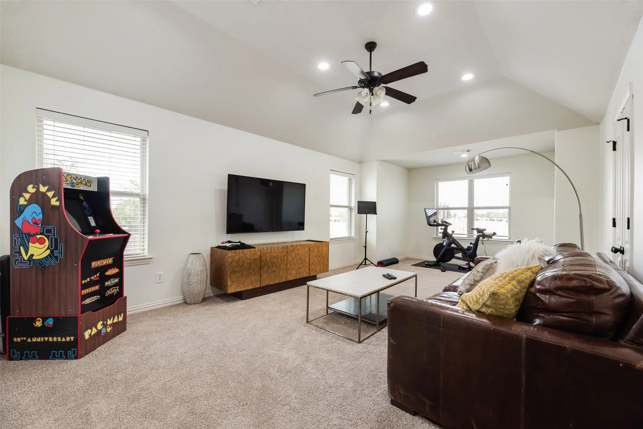 Single Family Residence For Sale in Collin County , 10769 Kingsford Lane, Frisco, Texas 75035, 5 Bedroom, 5 Bathroom, 3 Garage spaces, 3,785 Sqft, built in 2012, mls#21370908, Real Estate Agent in Frisco, Homes For Sale in Collin county, Homes For Sale in Frisco, Realtor in Frisco Texas, Real Estate Brokerage Independent Realty Texas, Luminita Cordes Realtor