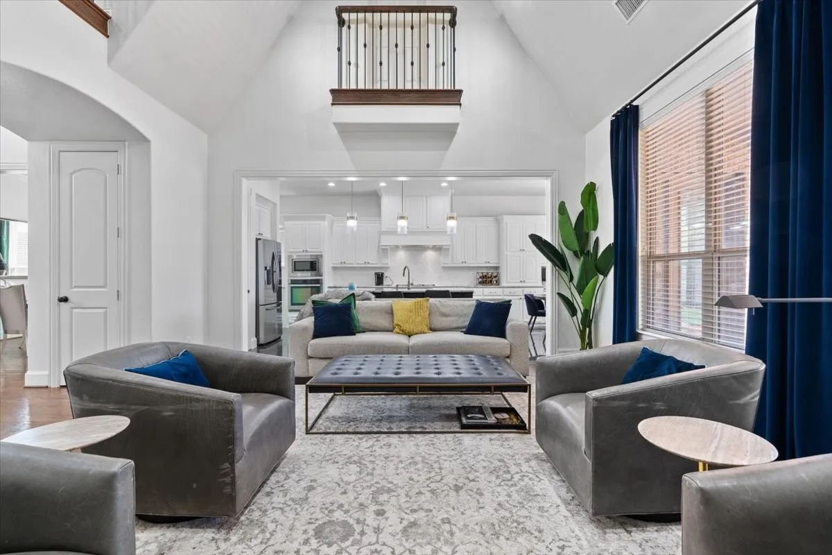 Single Family Residence For Sale in Collin County , 10769 Kingsford Lane, Frisco, Texas 75035, 5 Bedroom, 5 Bathroom, 3 Garage spaces, 3,785 Sqft, built in 2012, mls#21370908, Real Estate Agent in Frisco, Homes For Sale in Collin county, Homes For Sale in Frisco, Realtor in Frisco Texas, Real Estate Brokerage Independent Realty Texas, Luminita Cordes Realtor