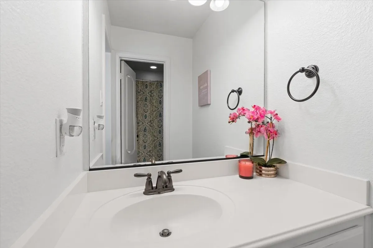 Single Family Residence For Sale in Collin County , 10769 Kingsford Lane, Frisco, Texas 75035, 5 Bedroom, 5 Bathroom, 3 Garage spaces, 3,785 Sqft, built in 2012, mls#21370908, Real Estate Agent in Frisco, Homes For Sale in Collin county, Homes For Sale in Frisco, Realtor in Frisco Texas, Real Estate Brokerage Independent Realty Texas, Luminita Cordes Realtor