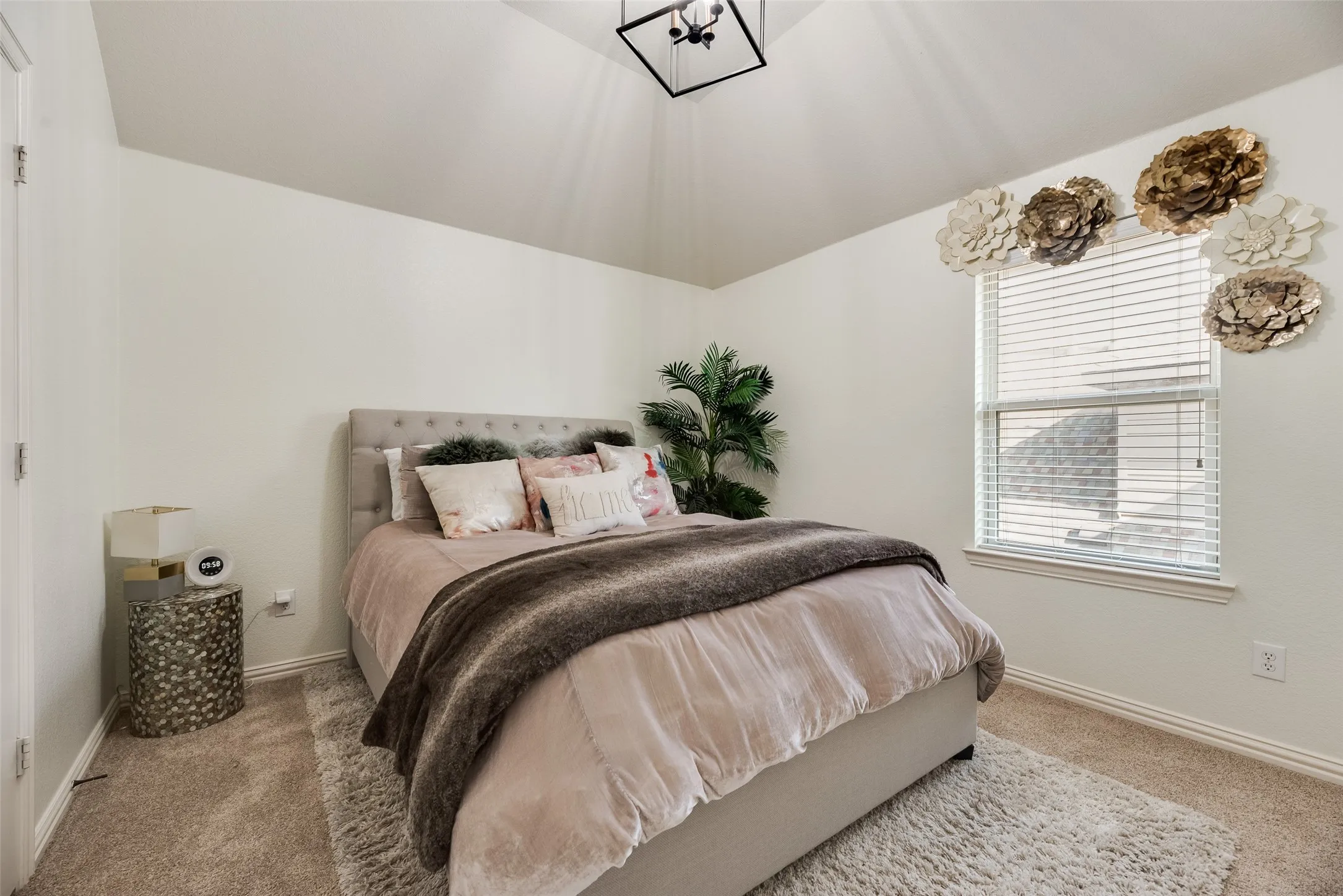 Single Family Residence For Sale in Collin County , 10769 Kingsford Lane, Frisco, Texas 75035, 5 Bedroom, 5 Bathroom, 3 Garage spaces, 3,785 Sqft, built in 2012, mls#21370908, Real Estate Agent in Frisco, Homes For Sale in Collin county, Homes For Sale in Frisco, Realtor in Frisco Texas, Real Estate Brokerage Independent Realty Texas, Luminita Cordes Realtor