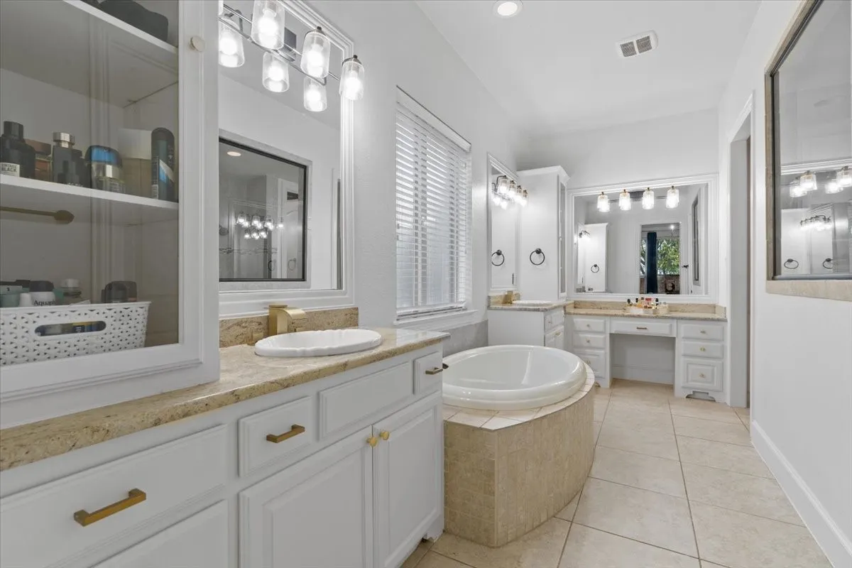 Single Family Residence For Sale in Collin County , 10769 Kingsford Lane, Frisco, Texas 75035, 5 Bedroom, 5 Bathroom, 3 Garage spaces, 3,785 Sqft, built in 2012, mls#21370908, Real Estate Agent in Frisco, Homes For Sale in Collin county, Homes For Sale in Frisco, Realtor in Frisco Texas, Real Estate Brokerage Independent Realty Texas, Luminita Cordes Realtor