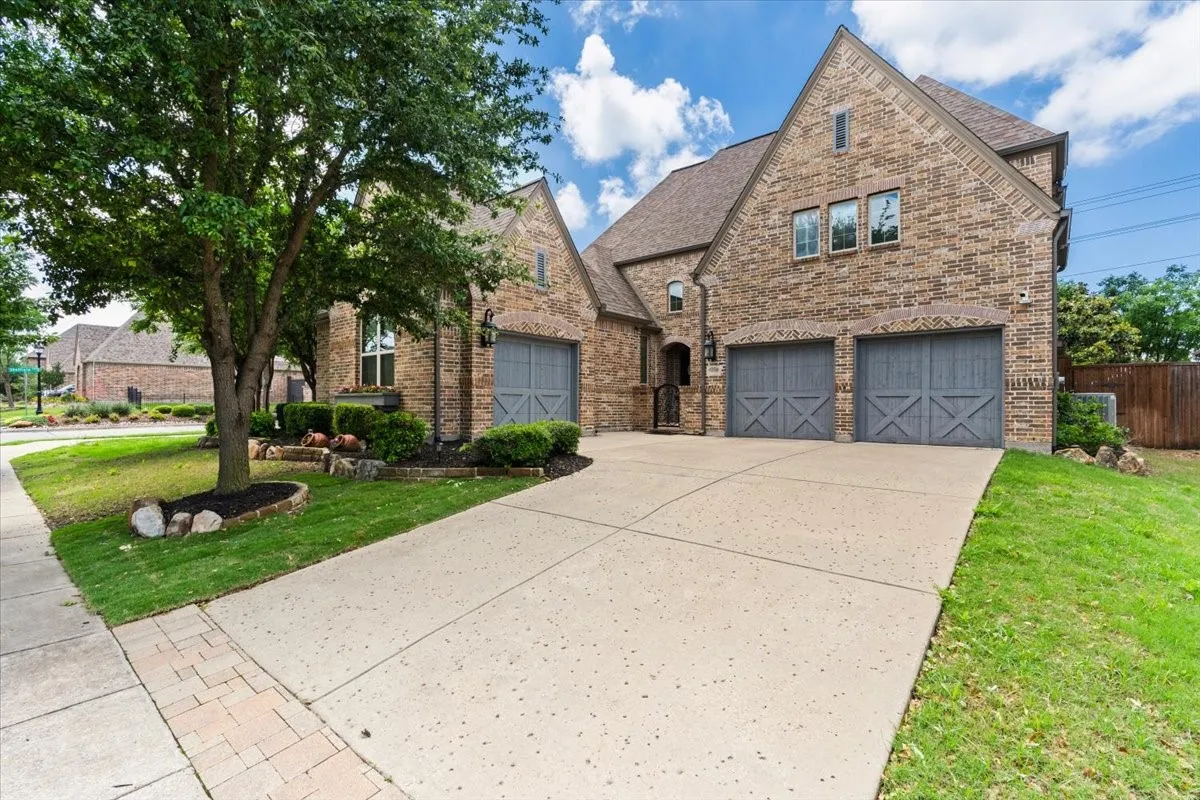 Single Family Residence For Sale in Collin County , 10769 Kingsford Lane, Frisco, Texas 75035, 5 Bedroom, 5 Bathroom, 3 Garage spaces, 3,785 Sqft, built in 2012, mls#21370908, Real Estate Agent in Frisco, Homes For Sale in Collin county, Homes For Sale in Frisco, Realtor in Frisco Texas, Real Estate Brokerage Independent Realty Texas, Luminita Cordes Realtor