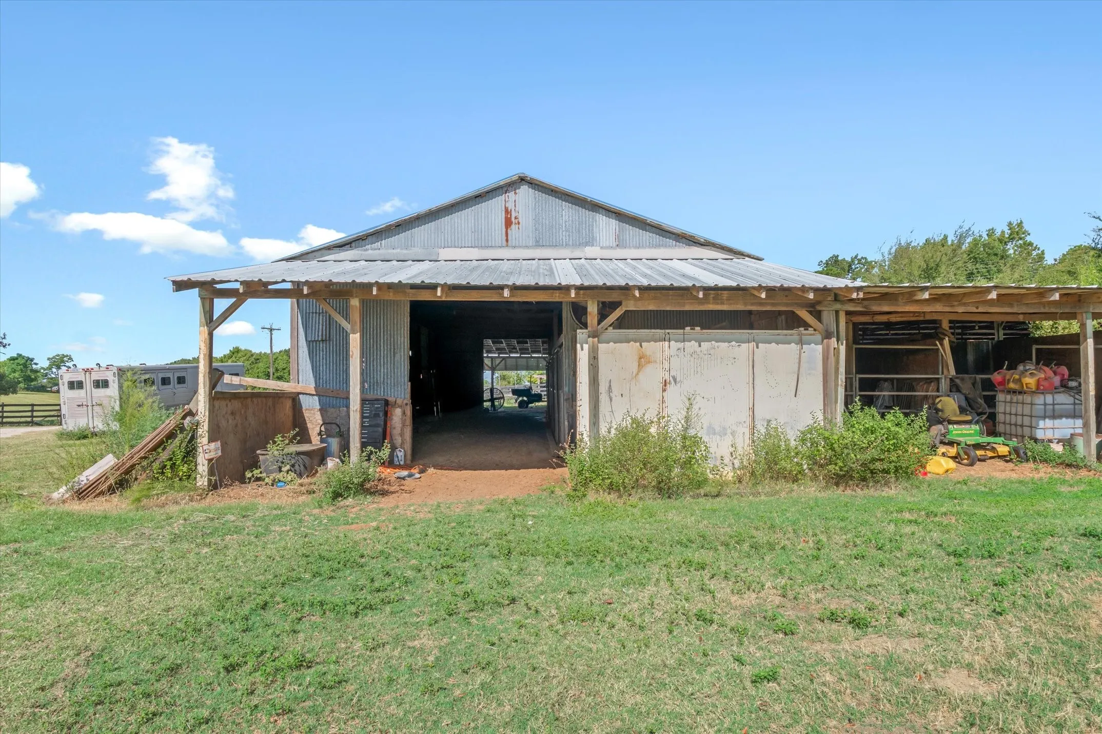 Mobile Home For Sale in Henderson County , 10815 FM-315, Poynor, Texas 75782, 4 Bedroom, 2 Bathroom, Garage spaces, 1,568 Sqft, built in 1998, mls#21372041, Real Estate Agent in Poynor, Homes For Sale in Henderson county, Homes For Sale in Poynor, Realtor in Poynor Texas, Real Estate Brokerage Independent Realty Texas, Luminita Cordes Realtor