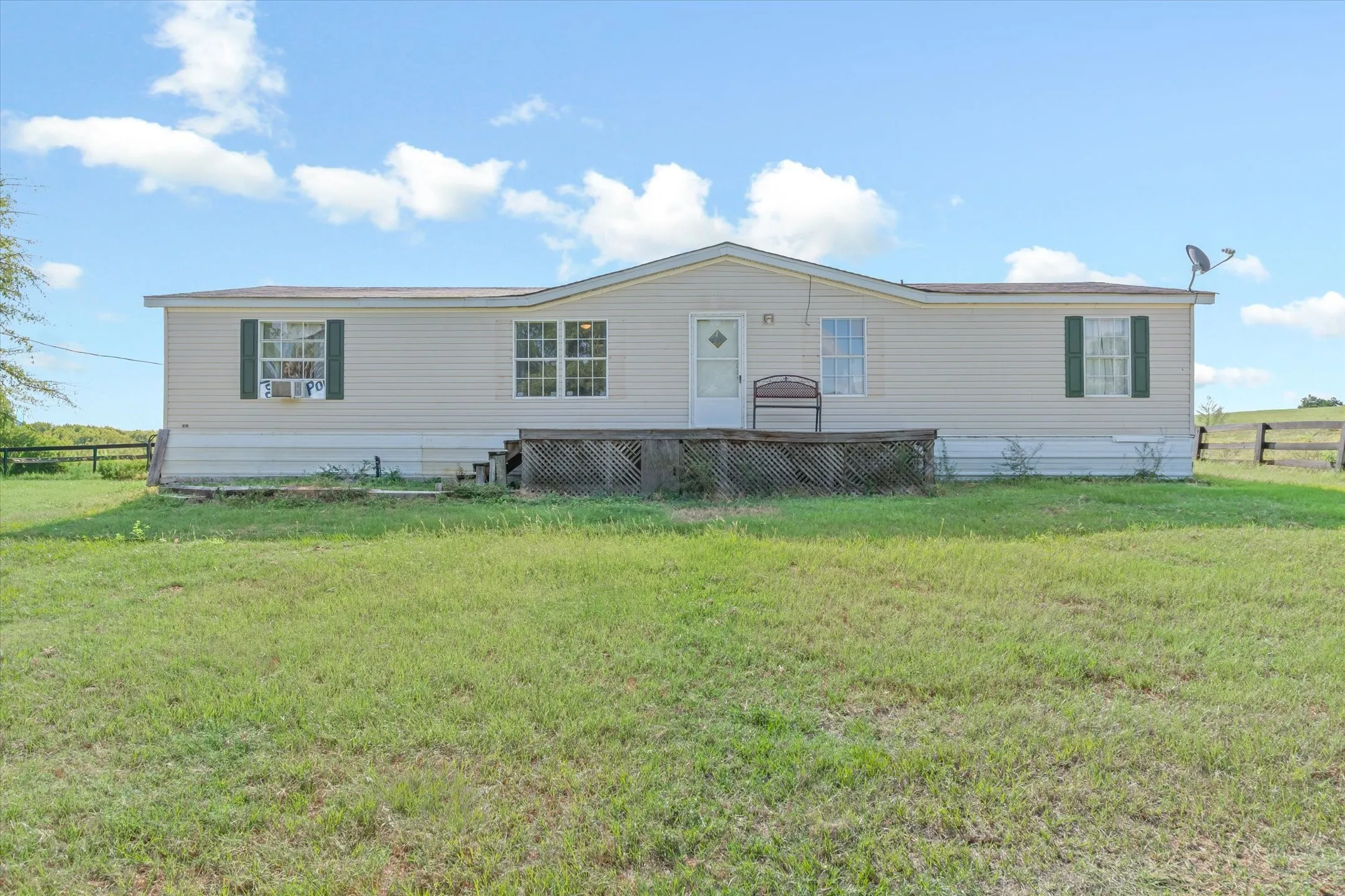 Mobile Home For Sale in Henderson County , 10815 FM-315, Poynor, Texas 75782, 4 Bedroom, 2 Bathroom, Garage spaces, 1,568 Sqft, built in 1998, mls#21372041, Real Estate Agent in Poynor, Homes For Sale in Henderson county, Homes For Sale in Poynor, Realtor in Poynor Texas, Real Estate Brokerage Independent Realty Texas, Luminita Cordes Realtor