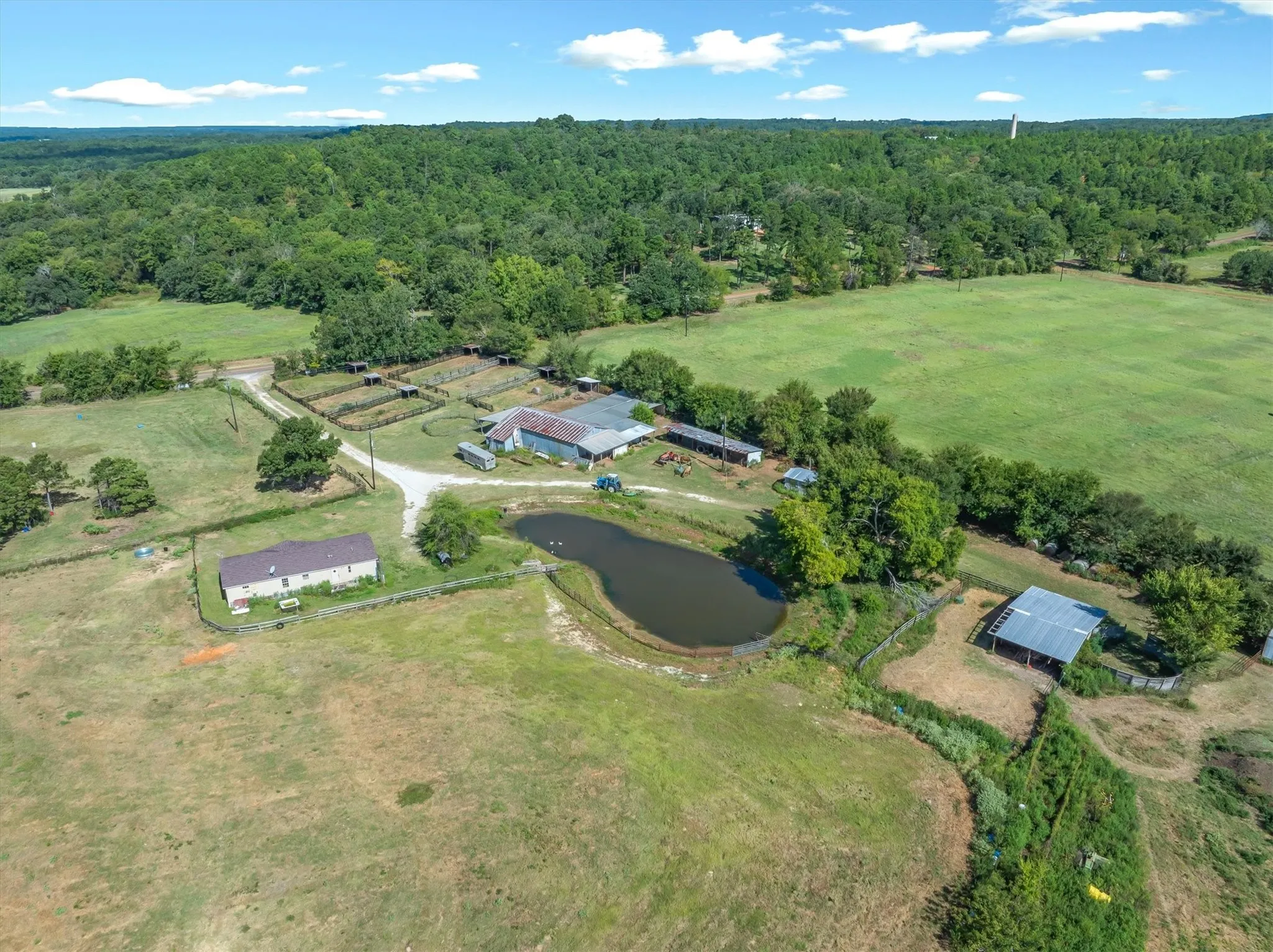 Mobile Home For Sale in Henderson County , 10815 FM-315, Poynor, Texas 75782, 4 Bedroom, 2 Bathroom, Garage spaces, 1,568 Sqft, built in 1998, mls#21372041, Real Estate Agent in Poynor, Homes For Sale in Henderson county, Homes For Sale in Poynor, Realtor in Poynor Texas, Real Estate Brokerage Independent Realty Texas, Luminita Cordes Realtor