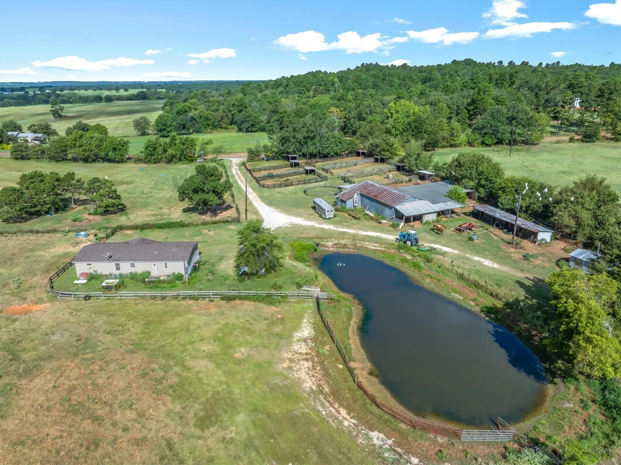 Mobile Home For Sale in Henderson County , 10815 FM-315, Poynor, Texas 75782, 4 Bedroom, 2 Bathroom, Garage spaces, 1,568 Sqft, built in 1998, mls#21372041, Real Estate Agent in Poynor, Homes For Sale in Henderson county, Homes For Sale in Poynor, Realtor in Poynor Texas, Real Estate Brokerage Independent Realty Texas, Luminita Cordes Realtor