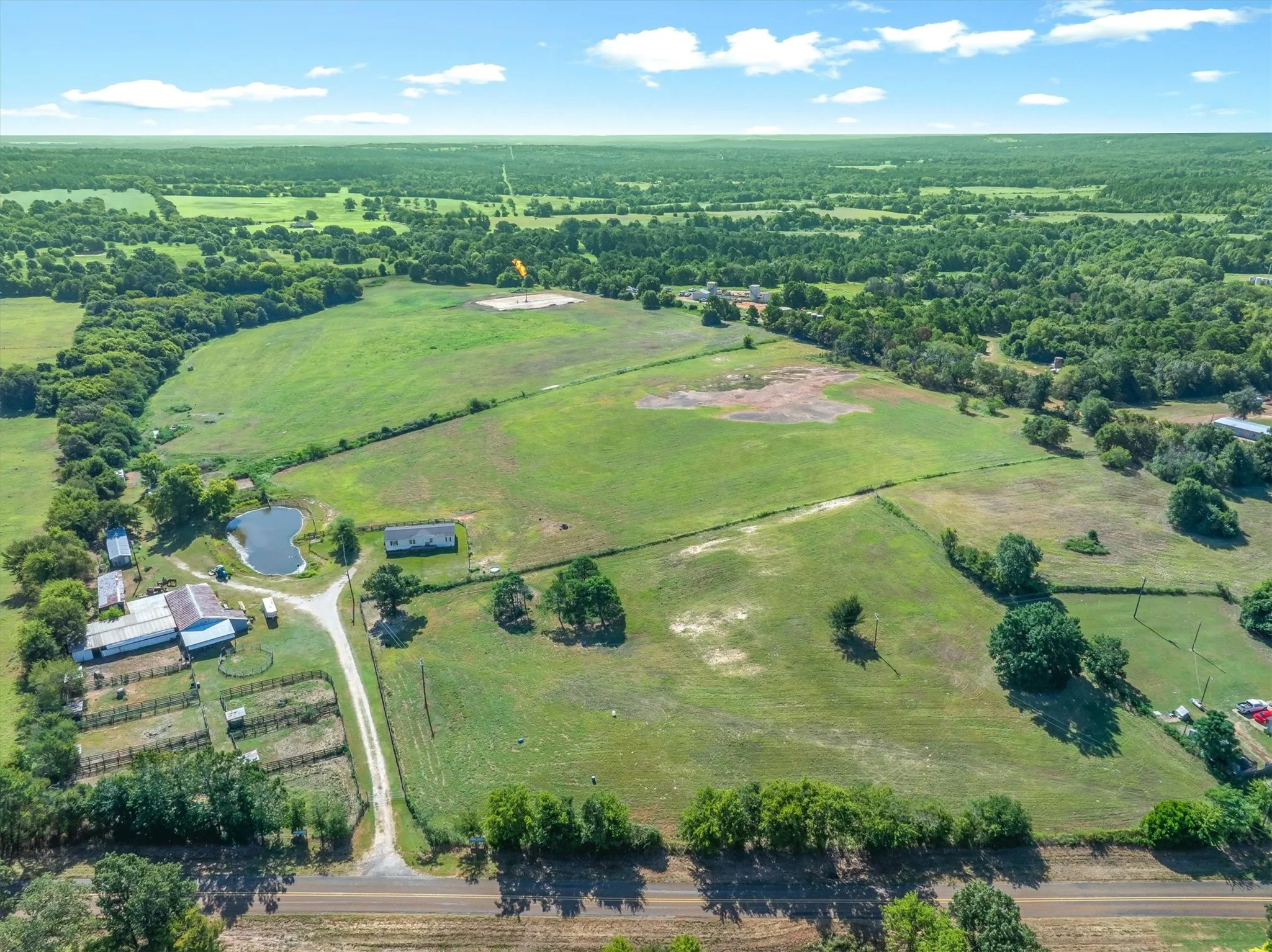 Mobile Home For Sale in Henderson County , 10815 FM-315, Poynor, Texas 75782, 4 Bedroom, 2 Bathroom, Garage spaces, 1,568 Sqft, built in 1998, mls#21372041, Real Estate Agent in Poynor, Homes For Sale in Henderson county, Homes For Sale in Poynor, Realtor in Poynor Texas, Real Estate Brokerage Independent Realty Texas, Luminita Cordes Realtor