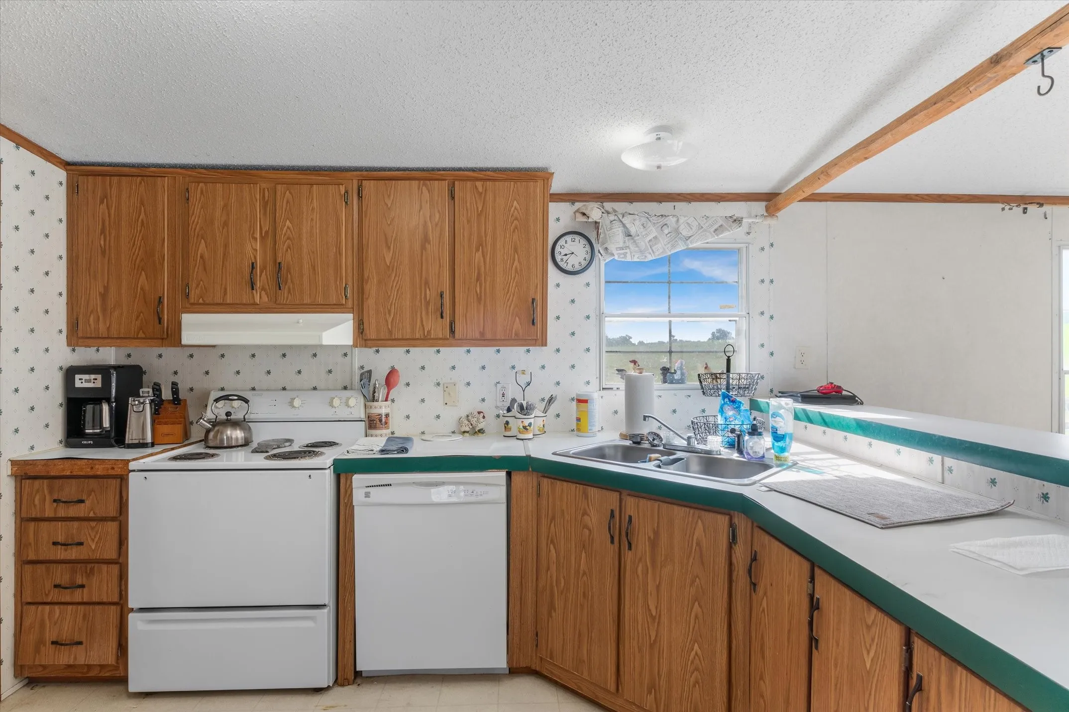 Mobile Home For Sale in Henderson County , 10815 FM-315, Poynor, Texas 75782, 4 Bedroom, 2 Bathroom, Garage spaces, 1,568 Sqft, built in 1998, mls#21372041, Real Estate Agent in Poynor, Homes For Sale in Henderson county, Homes For Sale in Poynor, Realtor in Poynor Texas, Real Estate Brokerage Independent Realty Texas, Luminita Cordes Realtor