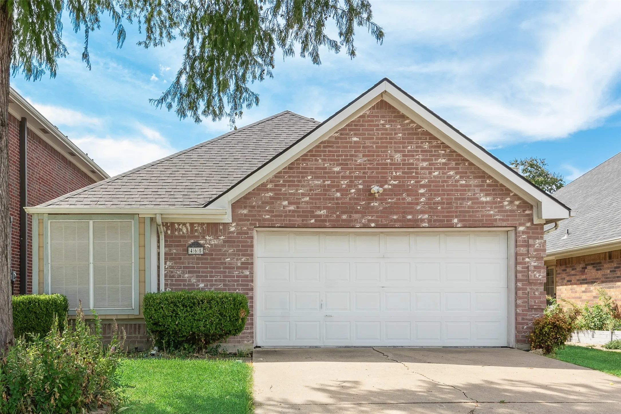 Single Family Residence For Rent in Dallas County , 465 El Rio Drive, Mesquite, Texas 75150, 3 Bedroom, 2 Bathroom, 2 Garage spaces, 1,384 Sqft, built in 1997, mls#21371668, Real Estate Agent in Mesquite, Homes For Rent in Dallas county, Homes For Rent in Mesquite, Realtor in Mesquite Texas, Real Estate Brokerage Independent Realty Texas, Luminita Cordes Realtor