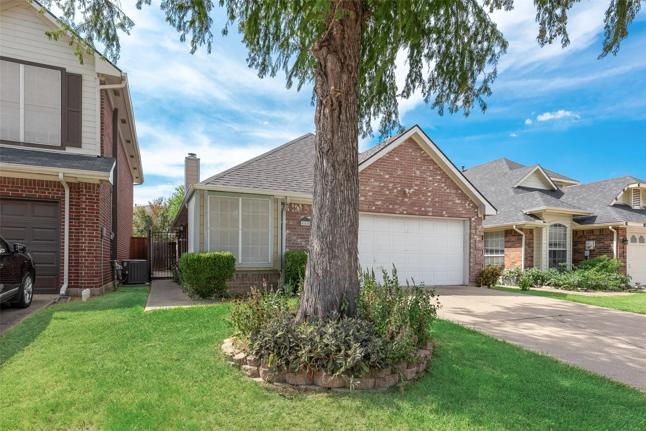 Single Family Residence For Rent in Dallas County , 465 El Rio Drive, Mesquite, Texas 75150, 3 Bedroom, 2 Bathroom, 2 Garage spaces, 1,384 Sqft, built in 1997, mls#21371668, Real Estate Agent in Mesquite, Homes For Rent in Dallas county, Homes For Rent in Mesquite, Realtor in Mesquite Texas, Real Estate Brokerage Independent Realty Texas, Luminita Cordes Realtor
