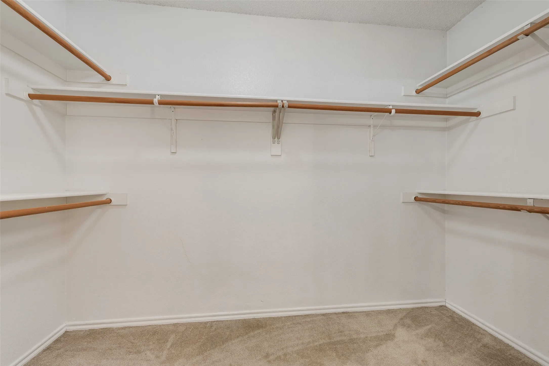 Single Family Residence For Rent in Dallas County , 465 El Rio Drive, Mesquite, Texas 75150, 3 Bedroom, 2 Bathroom, 2 Garage spaces, 1,384 Sqft, built in 1997, mls#21371668, Real Estate Agent in Mesquite, Homes For Rent in Dallas county, Homes For Rent in Mesquite, Realtor in Mesquite Texas, Real Estate Brokerage Independent Realty Texas, Luminita Cordes Realtor