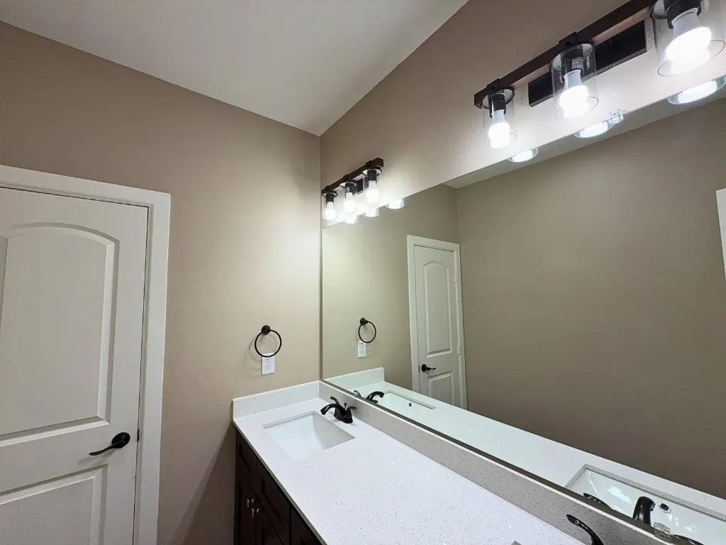 Dual-sink vanity