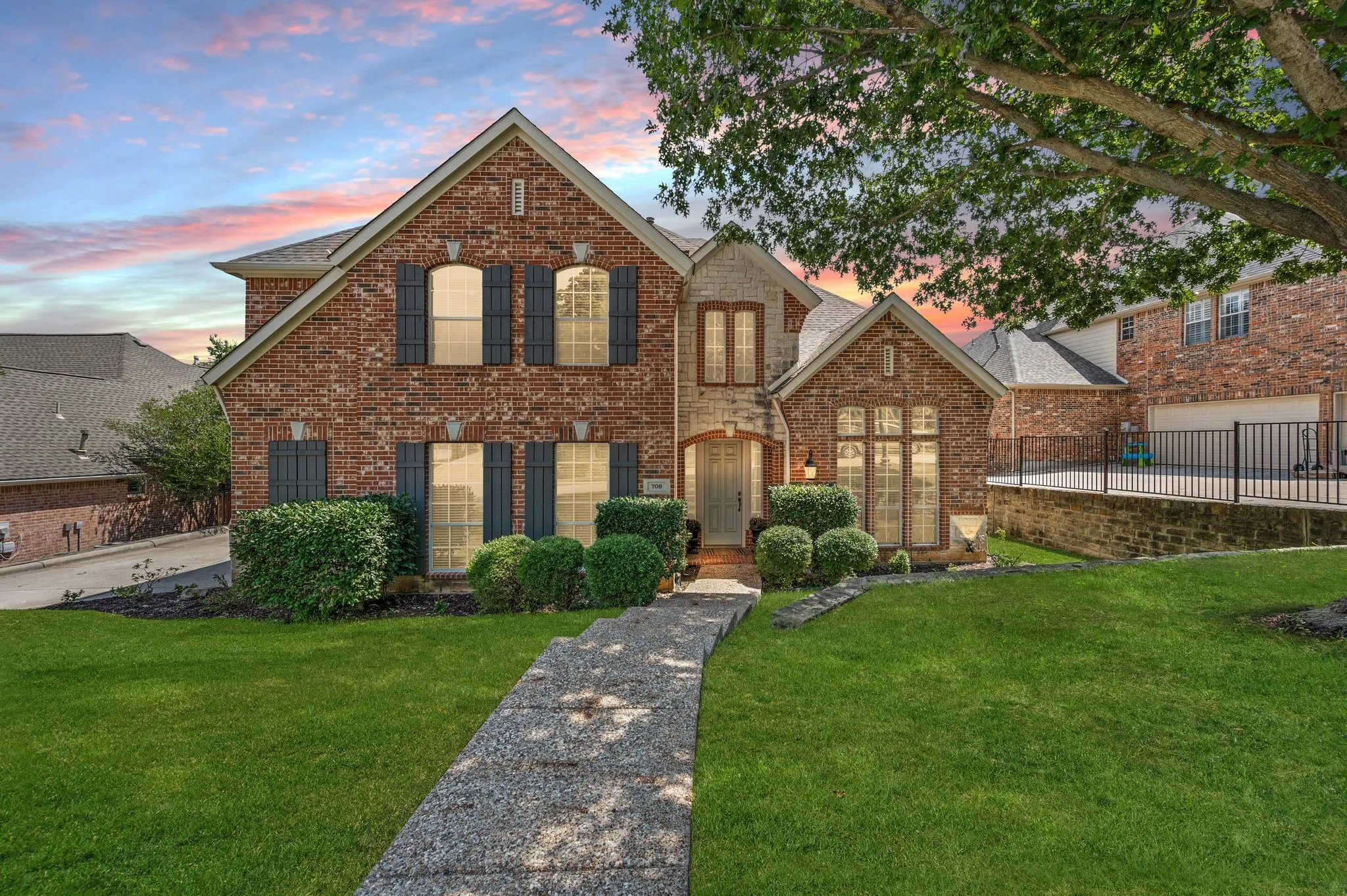 Single Family Residence For Sale in Tarrant County , 709 Lakeway Drive, Keller, Texas 76248, 4 Bedroom, 4 Bathroom, 3 Garage spaces, 3,357 Sqft, built in 1999, mls#21371301, Real Estate Agent in Keller, Homes For Sale in Tarrant county, Homes For Sale in Keller, Realtor in Keller Texas, Real Estate Brokerage Independent Realty Texas, Luminita Cordes Realtor