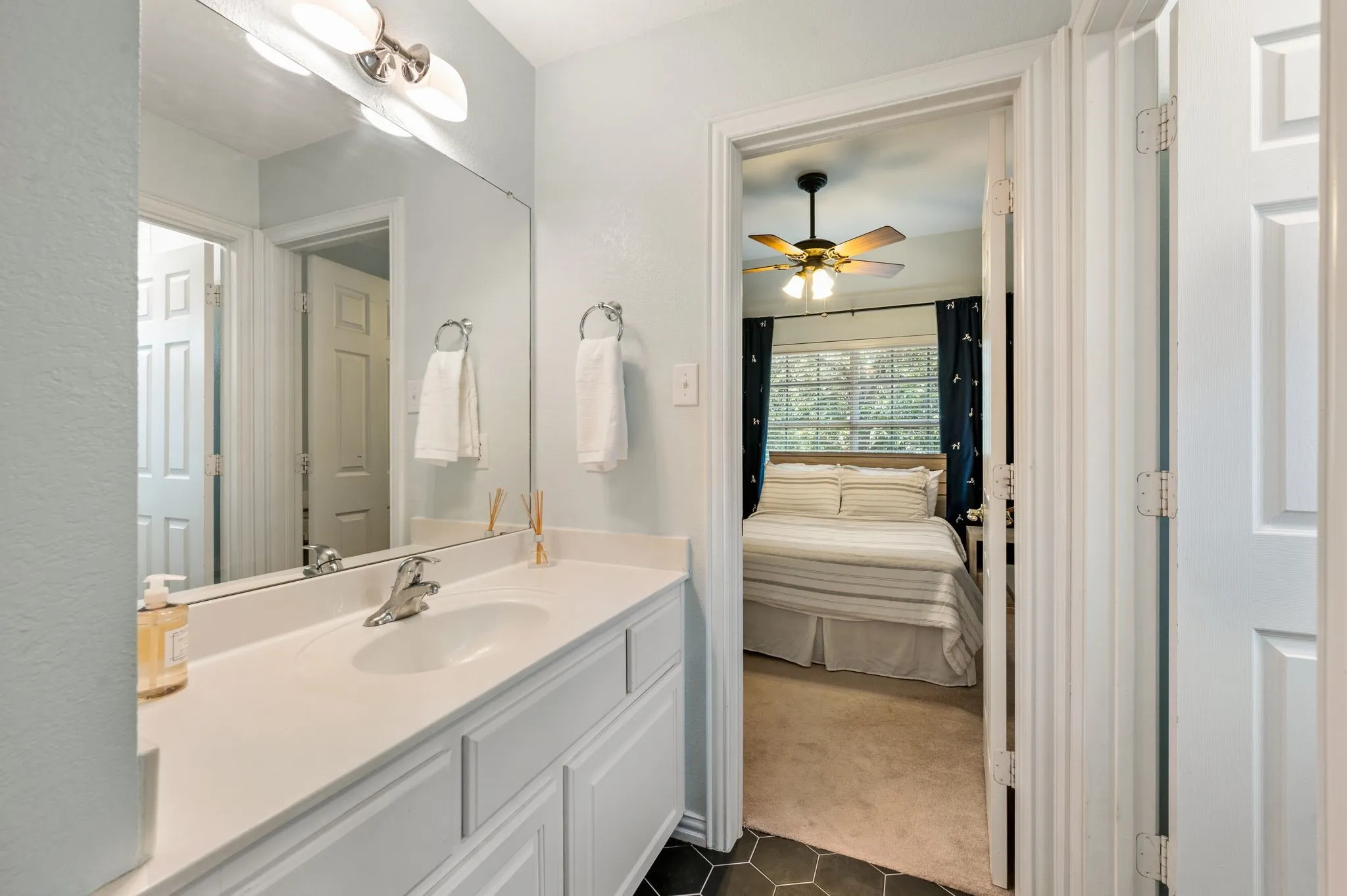 Single Family Residence For Sale in Tarrant County , 709 Lakeway Drive, Keller, Texas 76248, 4 Bedroom, 4 Bathroom, 3 Garage spaces, 3,357 Sqft, built in 1999, mls#21371301, Real Estate Agent in Keller, Homes For Sale in Tarrant county, Homes For Sale in Keller, Realtor in Keller Texas, Real Estate Brokerage Independent Realty Texas, Luminita Cordes Realtor