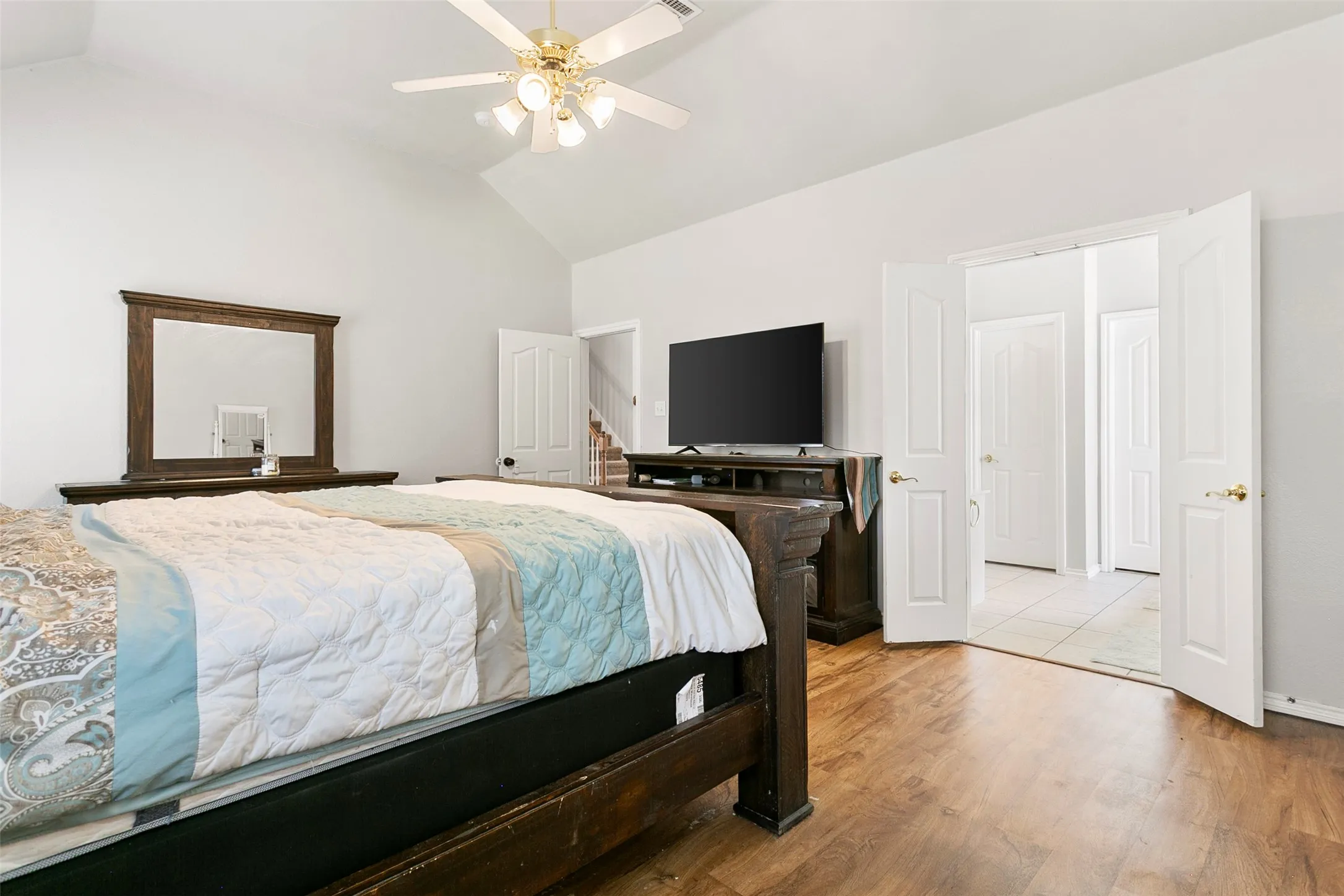 Single Family Residence For Sale in Tarrant County , 8641 Shadow Trace Drive, Fort Worth, Texas 76244, 5 Bedroom, 3 Bathroom, 2 Garage spaces, 3,130 Sqft, built in 2001, mls#21370511, Real Estate Agent in Fort Worth, Homes For Sale in Tarrant county, Homes For Sale in Fort Worth, Realtor in Fort Worth Texas, Real Estate Brokerage Independent Realty Texas, Luminita Cordes Realtor