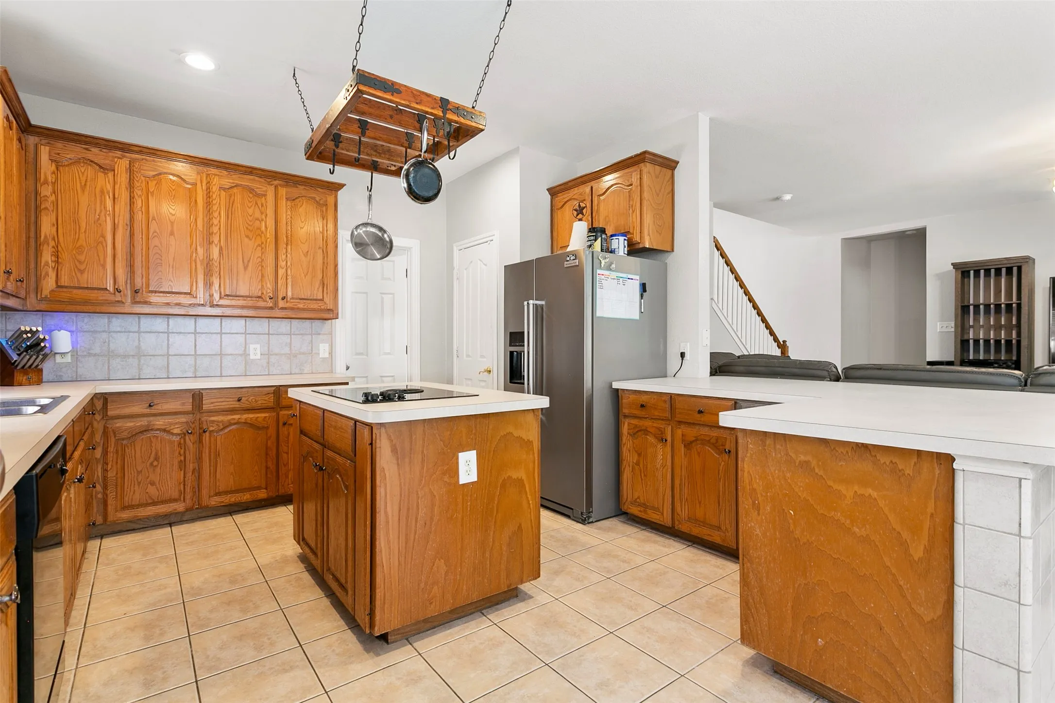 Single Family Residence For Sale in Tarrant County , 8641 Shadow Trace Drive, Fort Worth, Texas 76244, 5 Bedroom, 3 Bathroom, 2 Garage spaces, 3,130 Sqft, built in 2001, mls#21370511, Real Estate Agent in Fort Worth, Homes For Sale in Tarrant county, Homes For Sale in Fort Worth, Realtor in Fort Worth Texas, Real Estate Brokerage Independent Realty Texas, Luminita Cordes Realtor