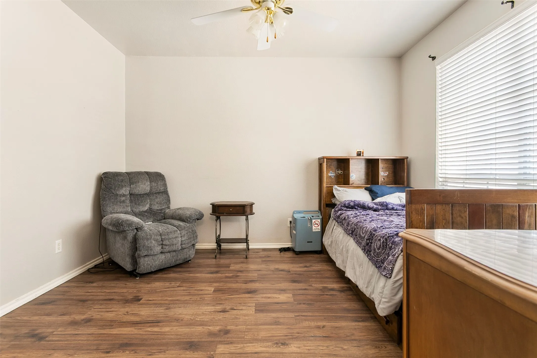 Single Family Residence For Sale in Tarrant County , 8641 Shadow Trace Drive, Fort Worth, Texas 76244, 5 Bedroom, 3 Bathroom, 2 Garage spaces, 3,130 Sqft, built in 2001, mls#21370511, Real Estate Agent in Fort Worth, Homes For Sale in Tarrant county, Homes For Sale in Fort Worth, Realtor in Fort Worth Texas, Real Estate Brokerage Independent Realty Texas, Luminita Cordes Realtor