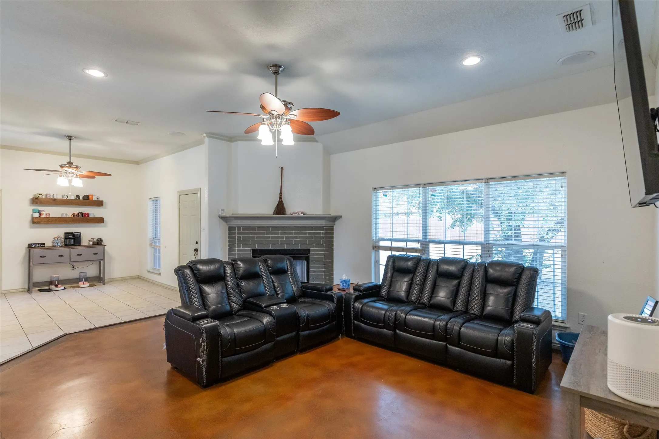 Single Family Residence For Sale in Taylor County , 8626 Ranch Road, Abilene, Texas 79602, 4 Bedroom, 2 Bathroom, 2 Garage spaces, 2,245 Sqft, built in 2004, mls#21371634, Real Estate Agent in Abilene, Homes For Sale in Taylor county, Homes For Sale in Abilene, Realtor in Abilene Texas, Real Estate Brokerage Independent Realty Texas, Luminita Cordes Realtor
