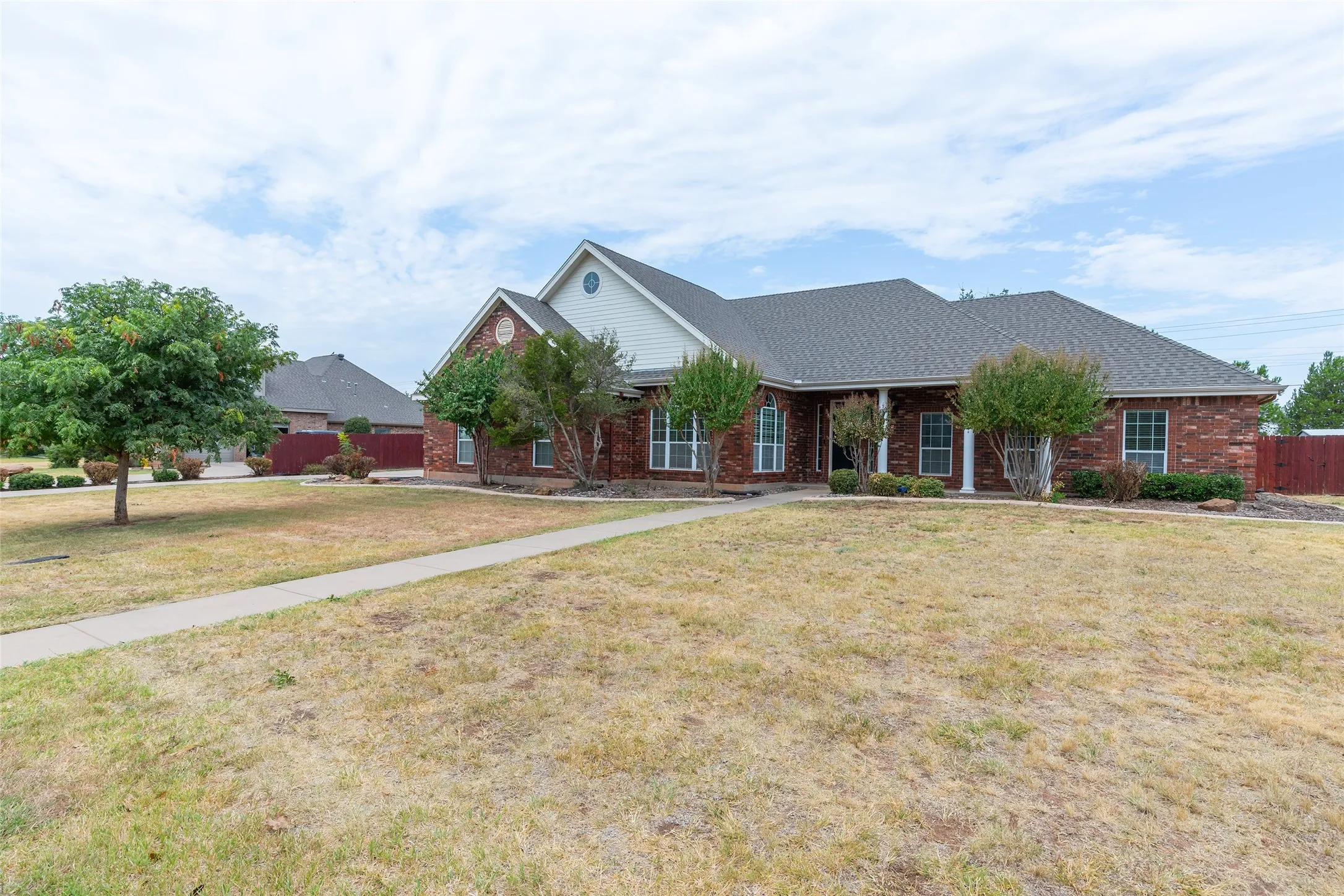 Single Family Residence For Sale in Taylor County , 8626 Ranch Road, Abilene, Texas 79602, 4 Bedroom, 2 Bathroom, 2 Garage spaces, 2,245 Sqft, built in 2004, mls#21371634, Real Estate Agent in Abilene, Homes For Sale in Taylor county, Homes For Sale in Abilene, Realtor in Abilene Texas, Real Estate Brokerage Independent Realty Texas, Luminita Cordes Realtor