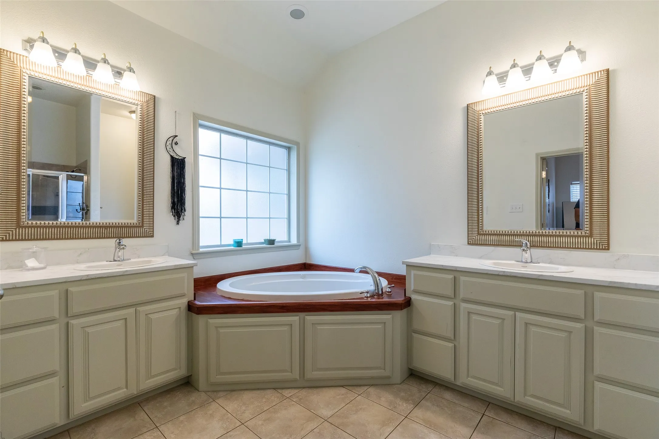 Single Family Residence For Sale in Taylor County , 8626 Ranch Road, Abilene, Texas 79602, 4 Bedroom, 2 Bathroom, 2 Garage spaces, 2,245 Sqft, built in 2004, mls#21371634, Real Estate Agent in Abilene, Homes For Sale in Taylor county, Homes For Sale in Abilene, Realtor in Abilene Texas, Real Estate Brokerage Independent Realty Texas, Luminita Cordes Realtor