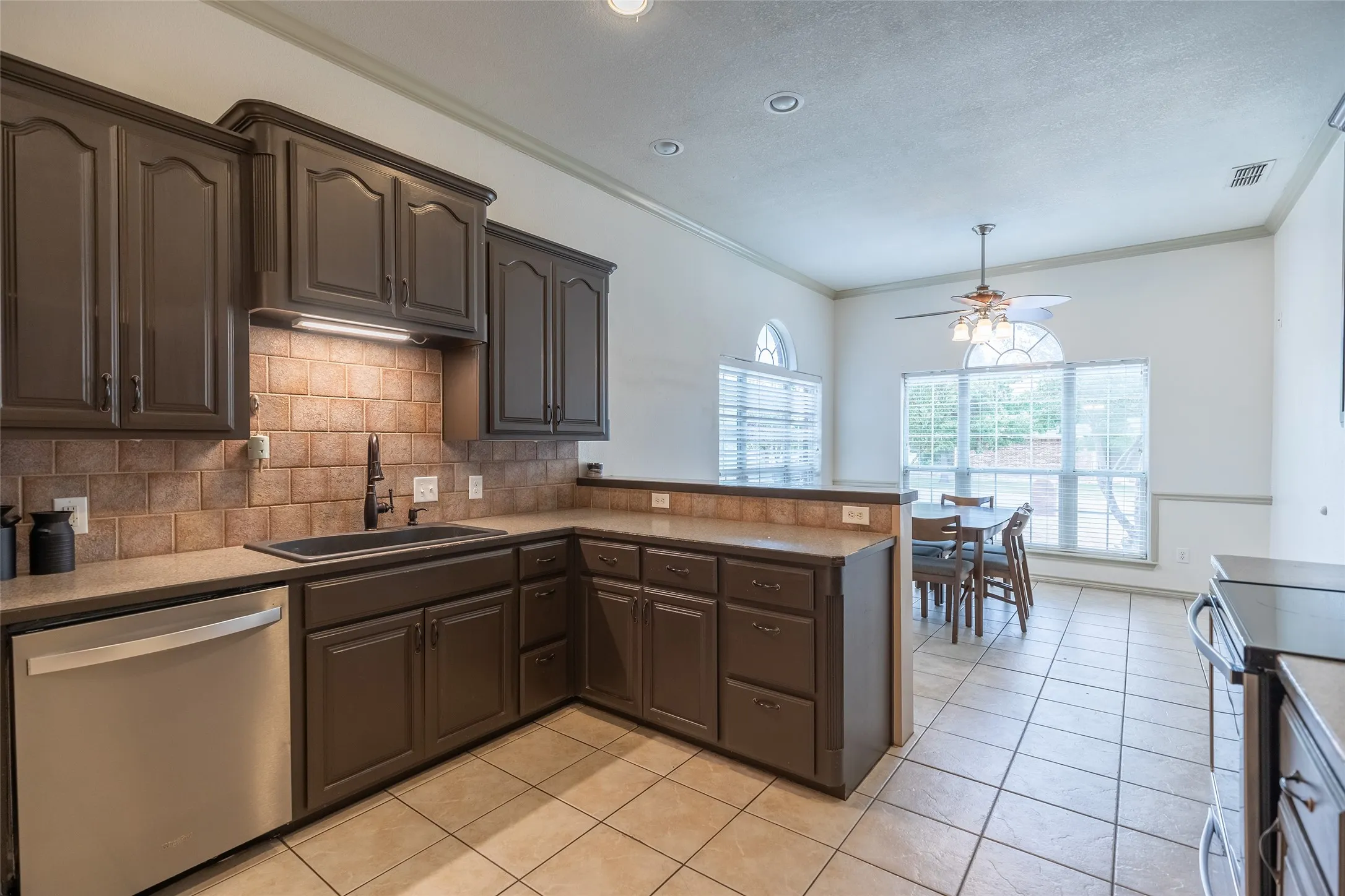 Single Family Residence For Sale in Taylor County , 8626 Ranch Road, Abilene, Texas 79602, 4 Bedroom, 2 Bathroom, 2 Garage spaces, 2,245 Sqft, built in 2004, mls#21371634, Real Estate Agent in Abilene, Homes For Sale in Taylor county, Homes For Sale in Abilene, Realtor in Abilene Texas, Real Estate Brokerage Independent Realty Texas, Luminita Cordes Realtor