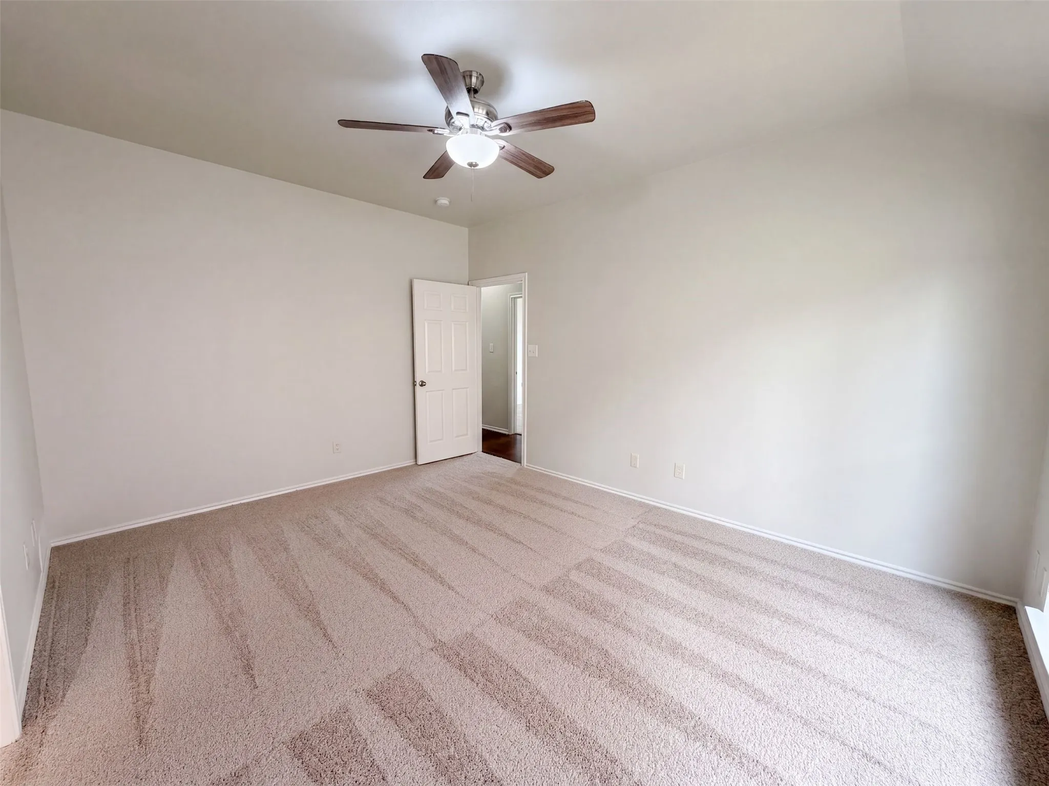 Single Family Residence For Sale in Denton County , 1406 Di Orio Drive, Lewisville, Texas 75067, 3 Bedroom, 2 Bathroom, 2 Garage spaces, 1,450 Sqft, built in 1998, mls#21372104, Real Estate Agent in Lewisville, Homes For Sale in Denton county, Homes For Sale in Lewisville, Realtor in Lewisville Texas, Real Estate Brokerage Independent Realty Texas, Luminita Cordes Realtor