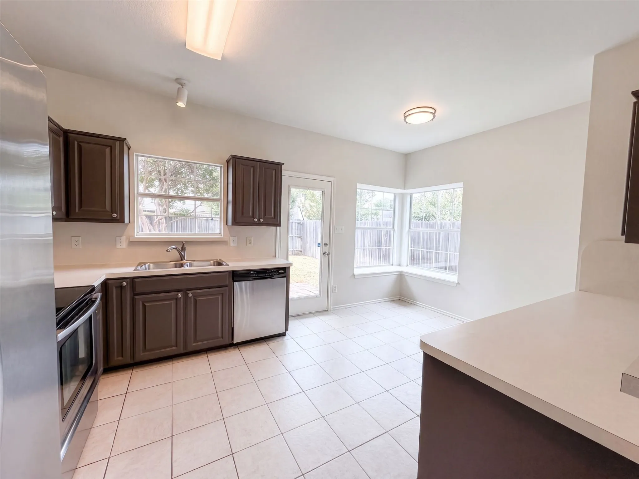 Single Family Residence For Sale in Denton County , 1406 Di Orio Drive, Lewisville, Texas 75067, 3 Bedroom, 2 Bathroom, 2 Garage spaces, 1,450 Sqft, built in 1998, mls#21372104, Real Estate Agent in Lewisville, Homes For Sale in Denton county, Homes For Sale in Lewisville, Realtor in Lewisville Texas, Real Estate Brokerage Independent Realty Texas, Luminita Cordes Realtor