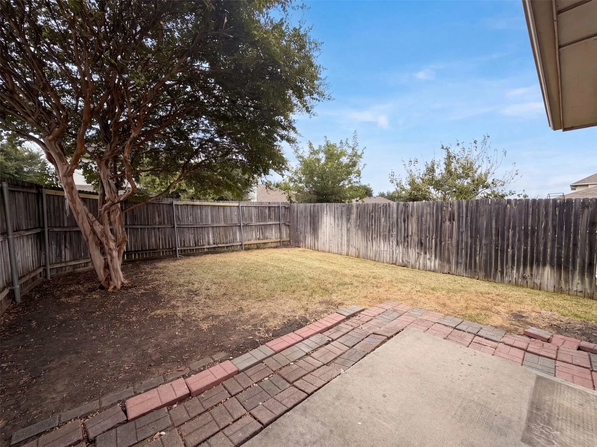 Single Family Residence For Sale in Denton County , 1406 Di Orio Drive, Lewisville, Texas 75067, 3 Bedroom, 2 Bathroom, 2 Garage spaces, 1,450 Sqft, built in 1998, mls#21372104, Real Estate Agent in Lewisville, Homes For Sale in Denton county, Homes For Sale in Lewisville, Realtor in Lewisville Texas, Real Estate Brokerage Independent Realty Texas, Luminita Cordes Realtor