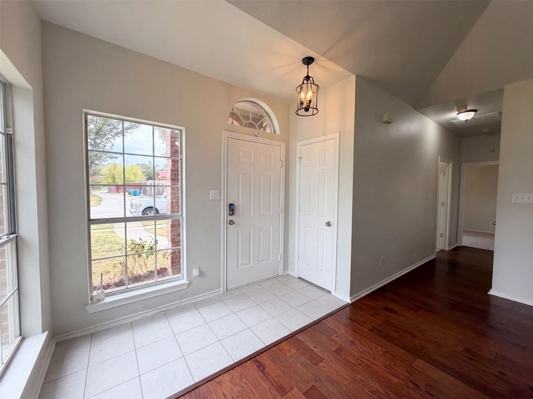 Single Family Residence For Sale in Denton County , 1406 Di Orio Drive, Lewisville, Texas 75067, 3 Bedroom, 2 Bathroom, 2 Garage spaces, 1,450 Sqft, built in 1998, mls#21372104, Real Estate Agent in Lewisville, Homes For Sale in Denton county, Homes For Sale in Lewisville, Realtor in Lewisville Texas, Real Estate Brokerage Independent Realty Texas, Luminita Cordes Realtor