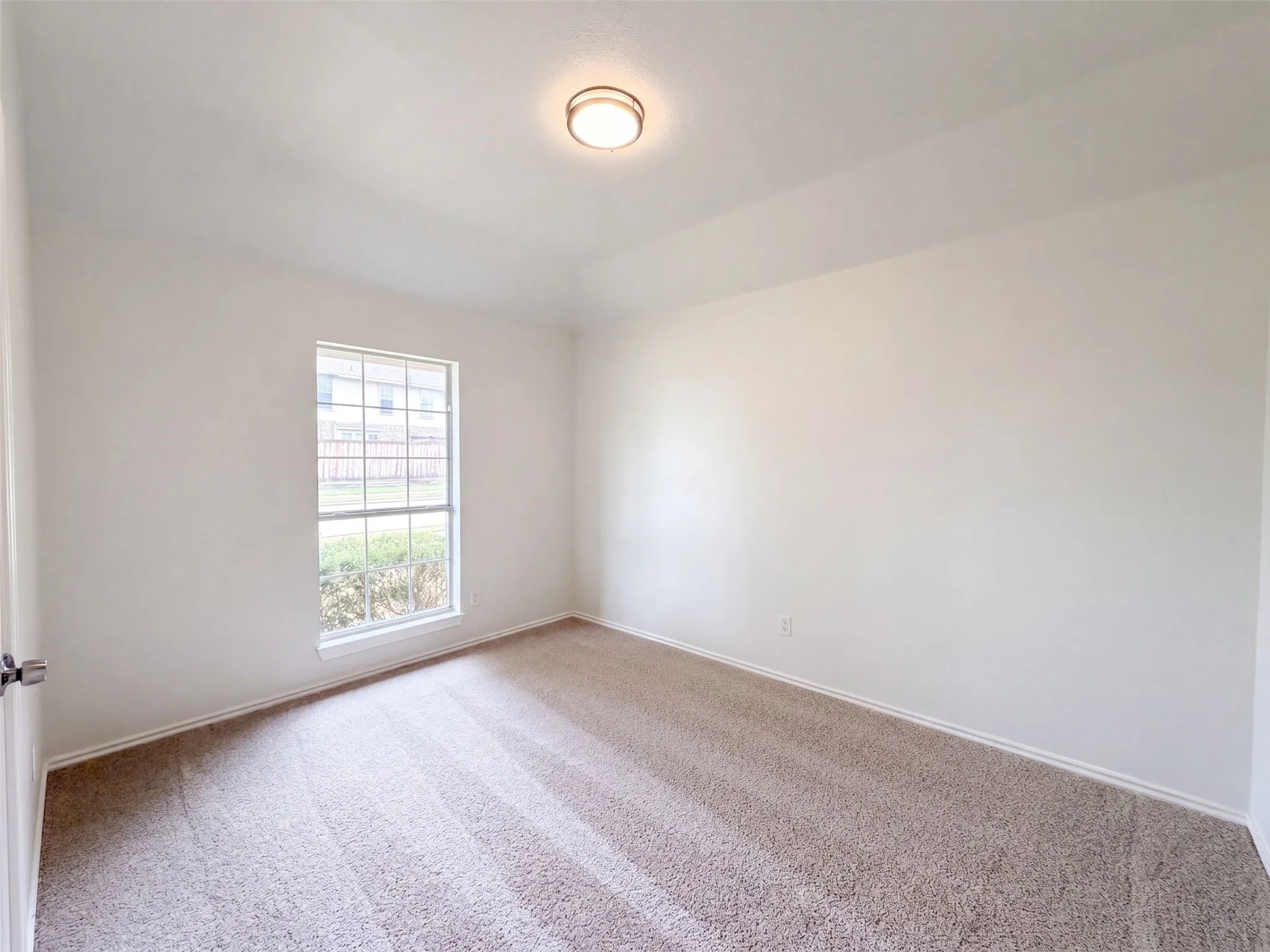 Single Family Residence For Sale in Denton County , 1406 Di Orio Drive, Lewisville, Texas 75067, 3 Bedroom, 2 Bathroom, 2 Garage spaces, 1,450 Sqft, built in 1998, mls#21372104, Real Estate Agent in Lewisville, Homes For Sale in Denton county, Homes For Sale in Lewisville, Realtor in Lewisville Texas, Real Estate Brokerage Independent Realty Texas, Luminita Cordes Realtor