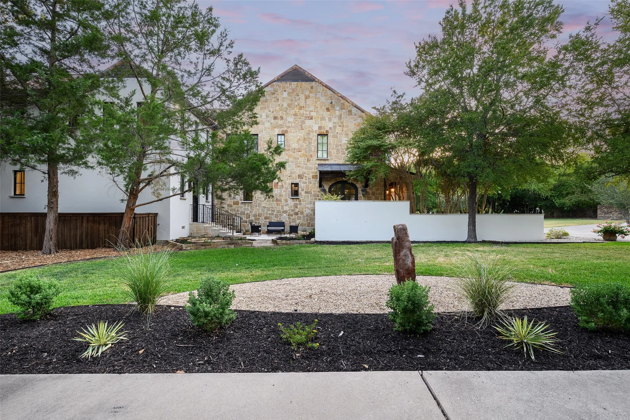Single Family Residence For Sale in Dallas County , 4120 Cochran Chapel Road, Dallas, Texas 75209, 5 Bedroom, 7 Bathroom, 4 Garage spaces, 8,044 Sqft, built in 2006, mls#21352594, Real Estate Agent in Dallas, Homes For Sale in Dallas county, Homes For Sale in Dallas, Realtor in Dallas Texas, Real Estate Brokerage Independent Realty Texas, Luminita Cordes Realtor