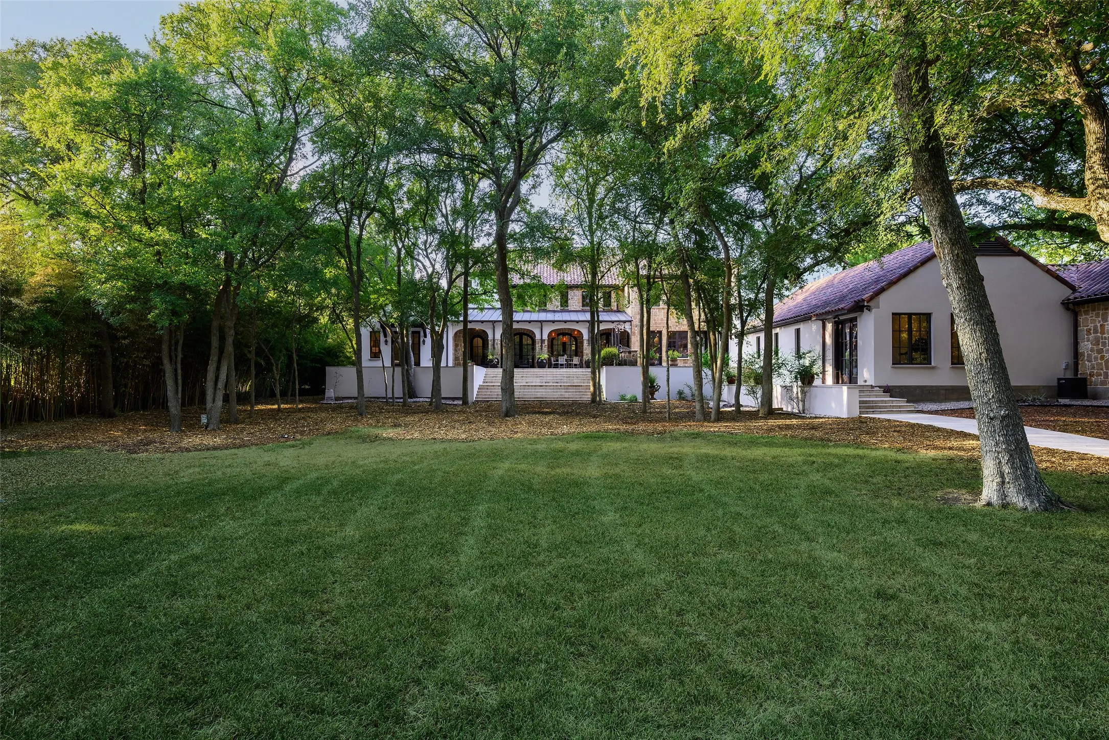 Single Family Residence For Sale in Dallas County , 4120 Cochran Chapel Road, Dallas, Texas 75209, 5 Bedroom, 7 Bathroom, 4 Garage spaces, 8,044 Sqft, built in 2006, mls#21352594, Real Estate Agent in Dallas, Homes For Sale in Dallas county, Homes For Sale in Dallas, Realtor in Dallas Texas, Real Estate Brokerage Independent Realty Texas, Luminita Cordes Realtor