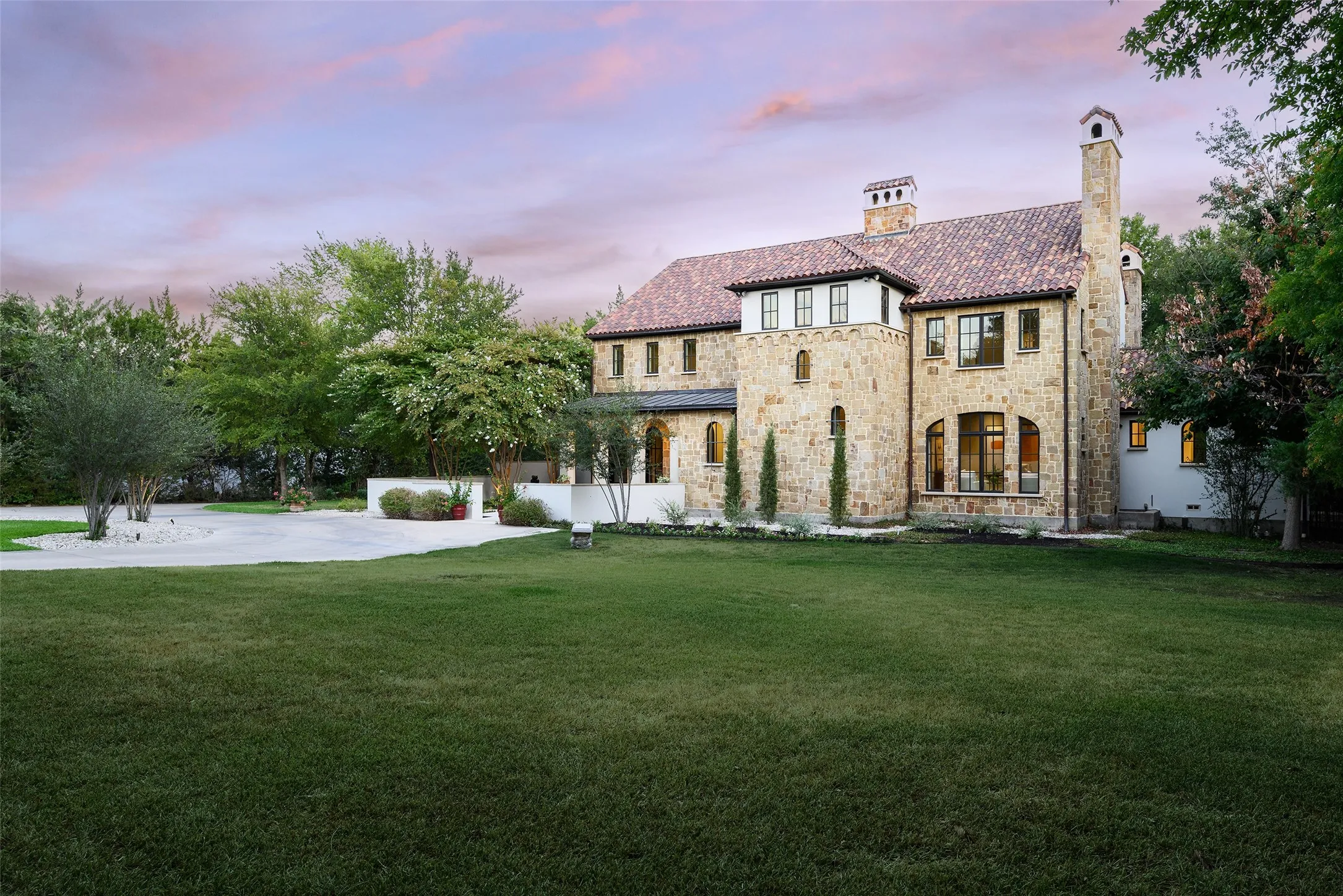 Single Family Residence For Sale in Dallas County , 4120 Cochran Chapel Road, Dallas, Texas 75209, 5 Bedroom, 7 Bathroom, 4 Garage spaces, 8,044 Sqft, built in 2006, mls#21352594, Real Estate Agent in Dallas, Homes For Sale in Dallas county, Homes For Sale in Dallas, Realtor in Dallas Texas, Real Estate Brokerage Independent Realty Texas, Luminita Cordes Realtor